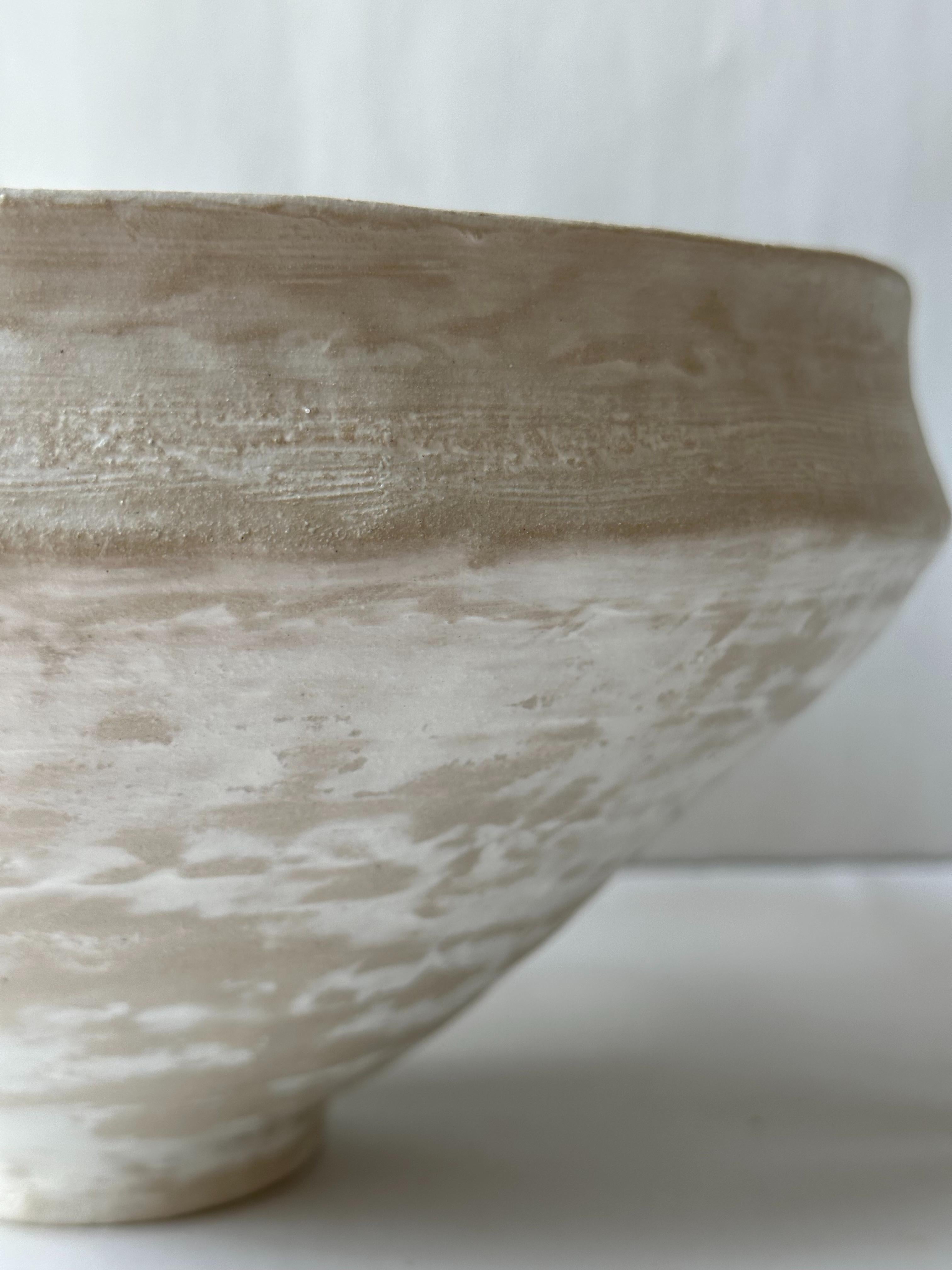 White Stoneware Roman Bowl by Elena Vasilantonaki In New Condition For Sale In Geneve, CH