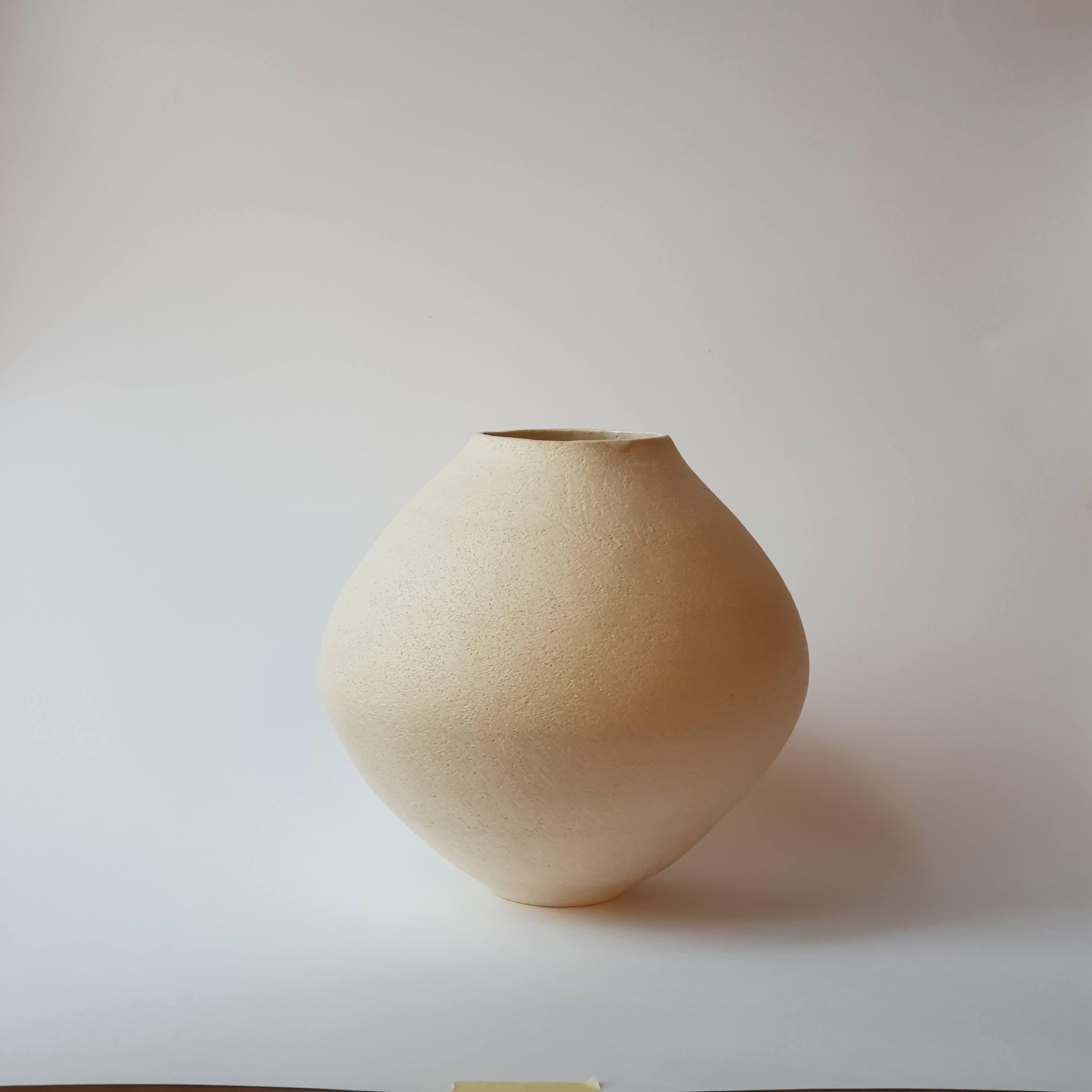 Greek White Stoneware Sfondyli Vase by Elena Vasilantonaki For Sale