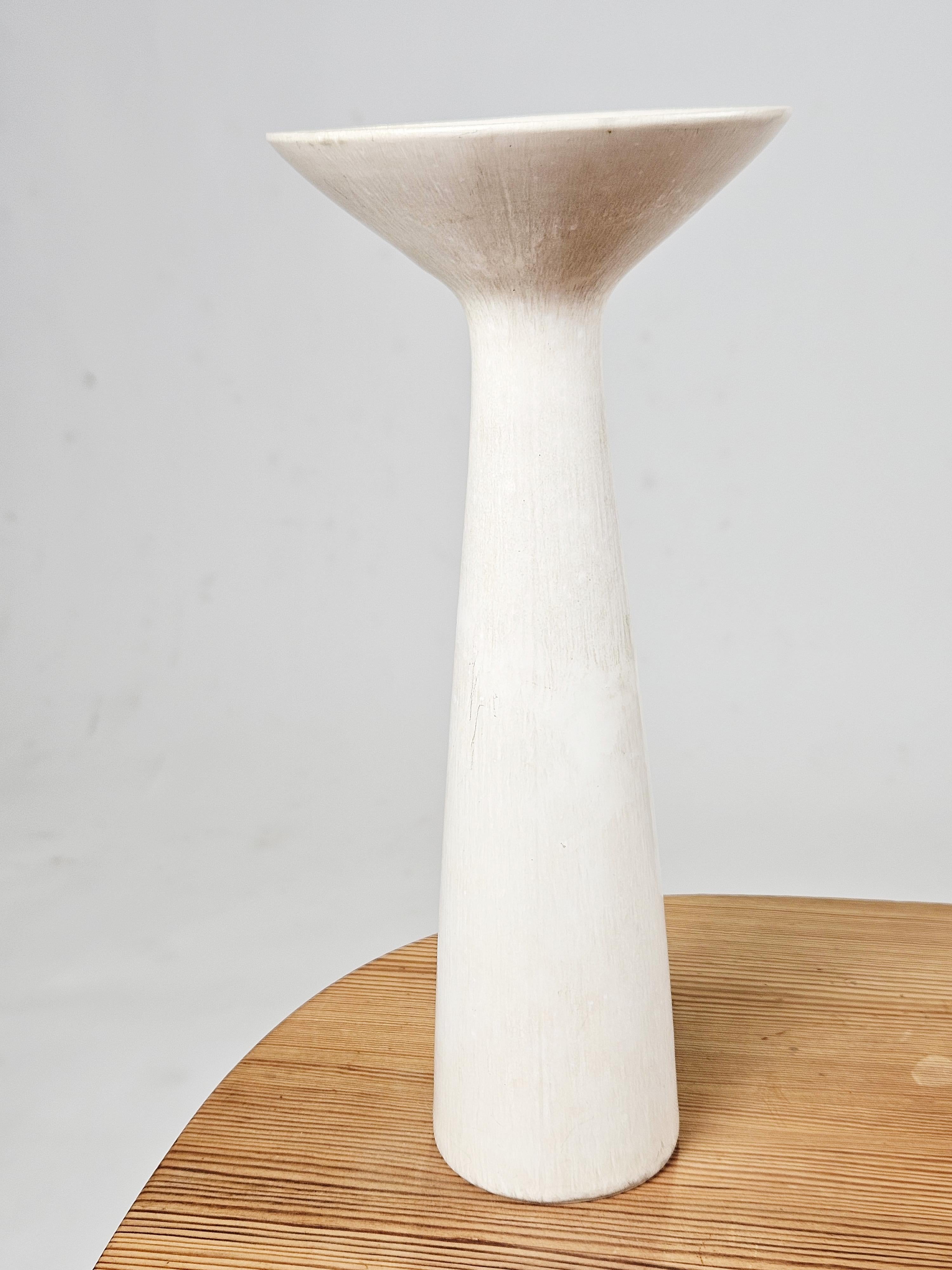 Vase aus weißem Steingut von Carl-Harry Stålhane für Rörstrand, Schweden, 1960er Jahre (Schwedisch) im Angebot
