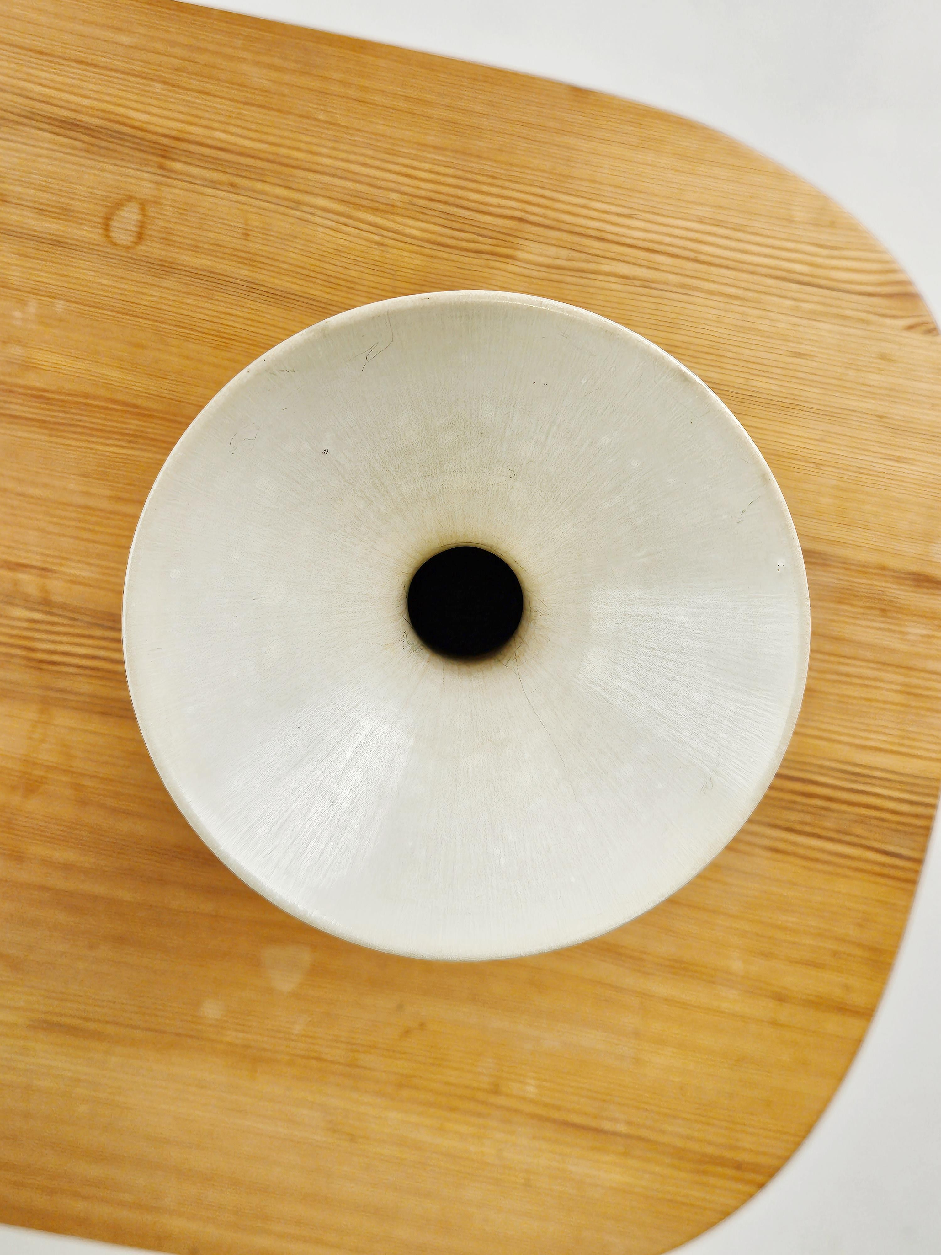 20th Century White stoneware vase by Carl-Harry Stålhane for Rörstrand, Sweden, 1960s For Sale