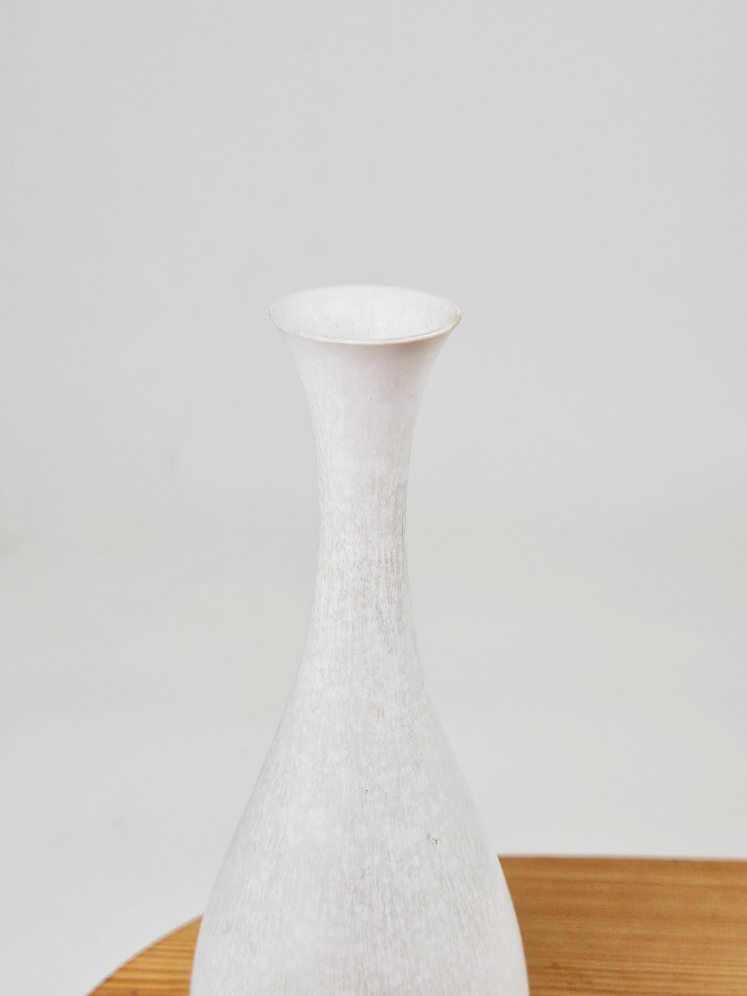 Stoneware White stoneware vase by Carl-Harry Stålhane for Rörstrand, Sweden, 1960s For Sale