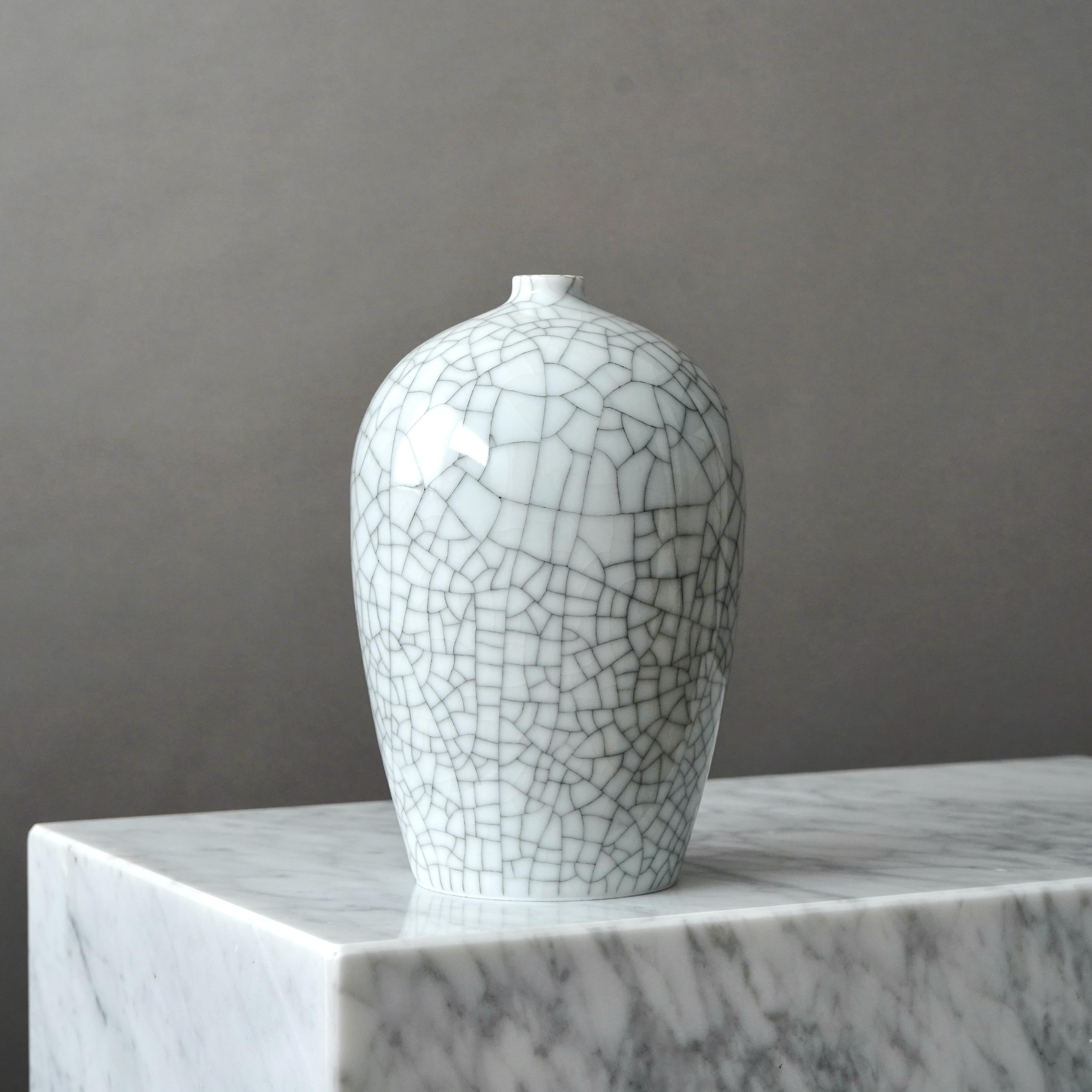 Ceramic White Stoneware Vase by Kurt Ekholm. Arabia, Finland, 1940s. Crackle Glaze. For Sale