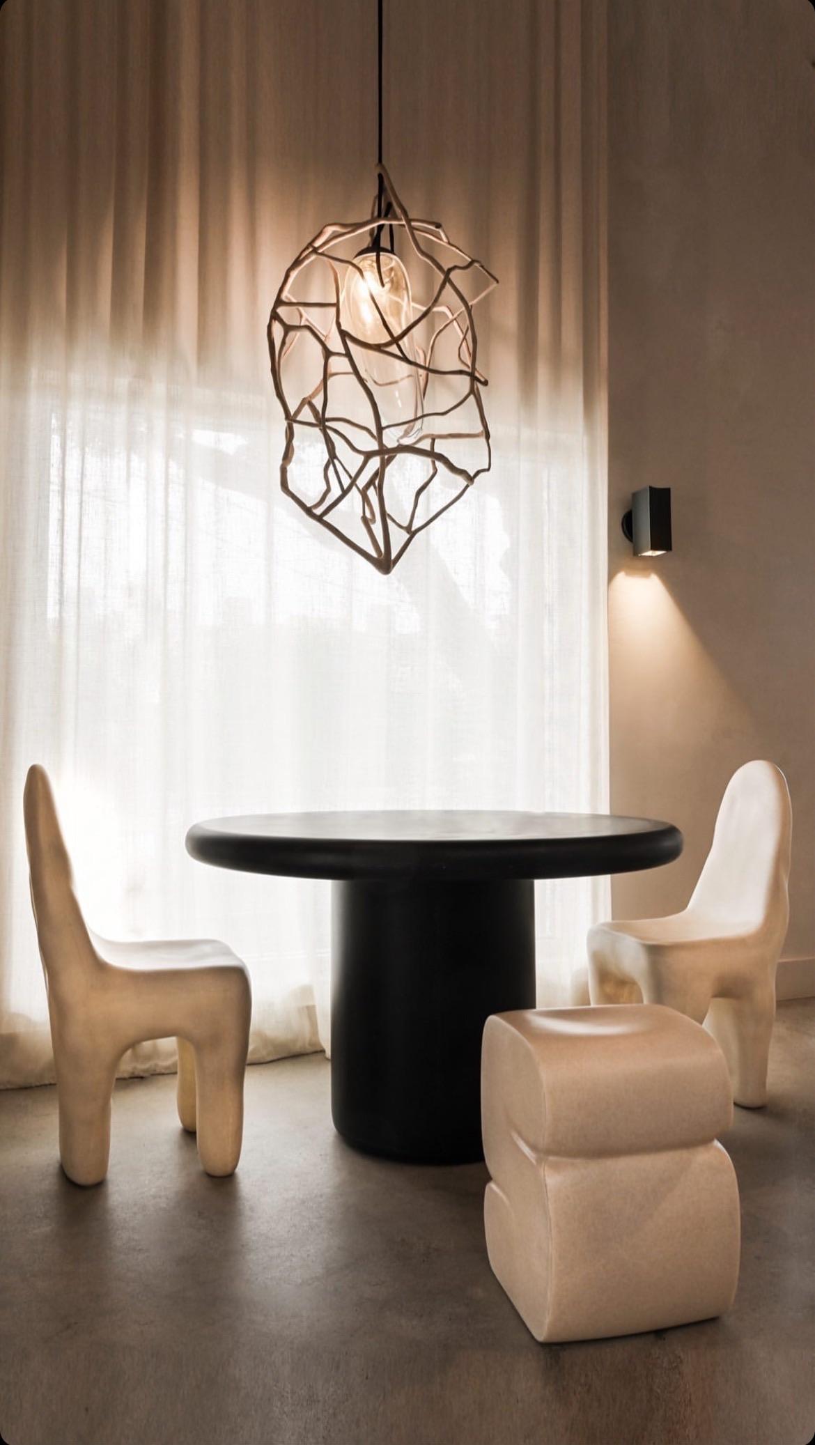 Taburete de diseño contemporáneo con forma de letra S única, de fibra de vidrio beige natural by kar en venta 7