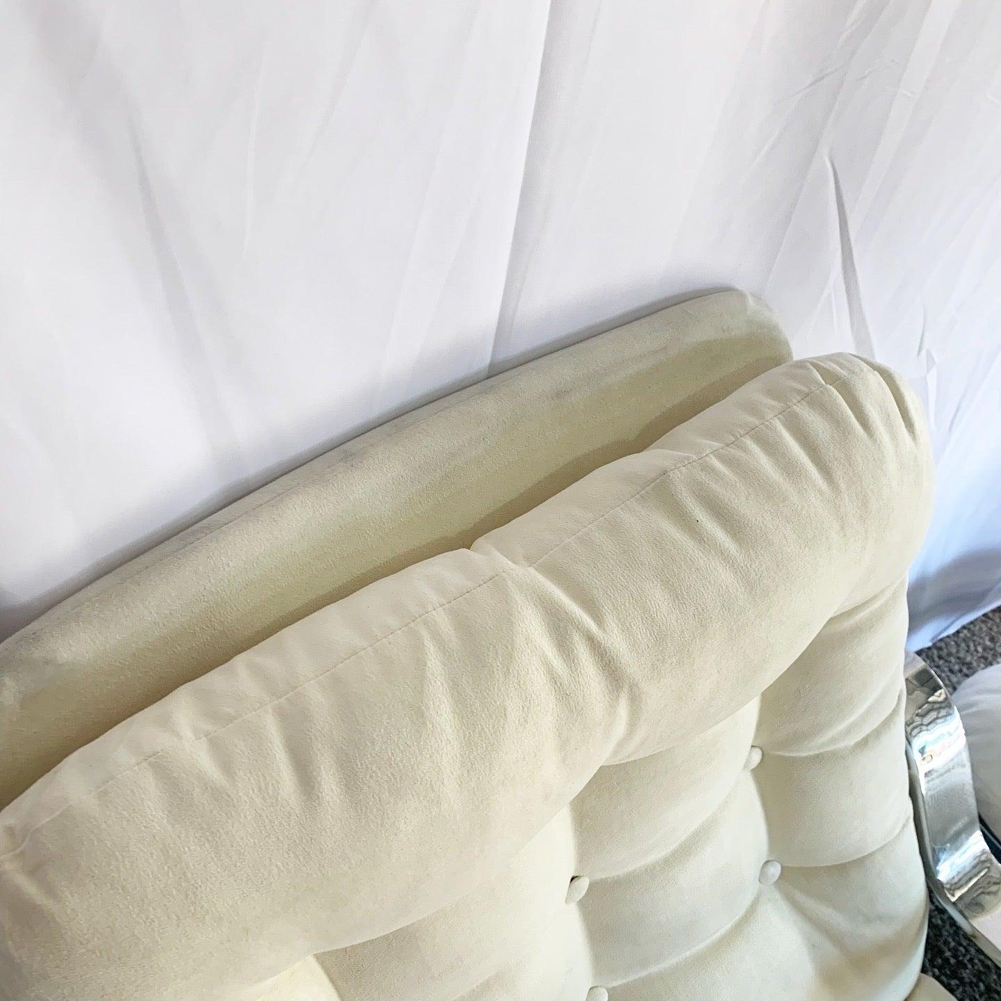 Chaise longue inclinable et ottoman en daim blanc par Selig 6