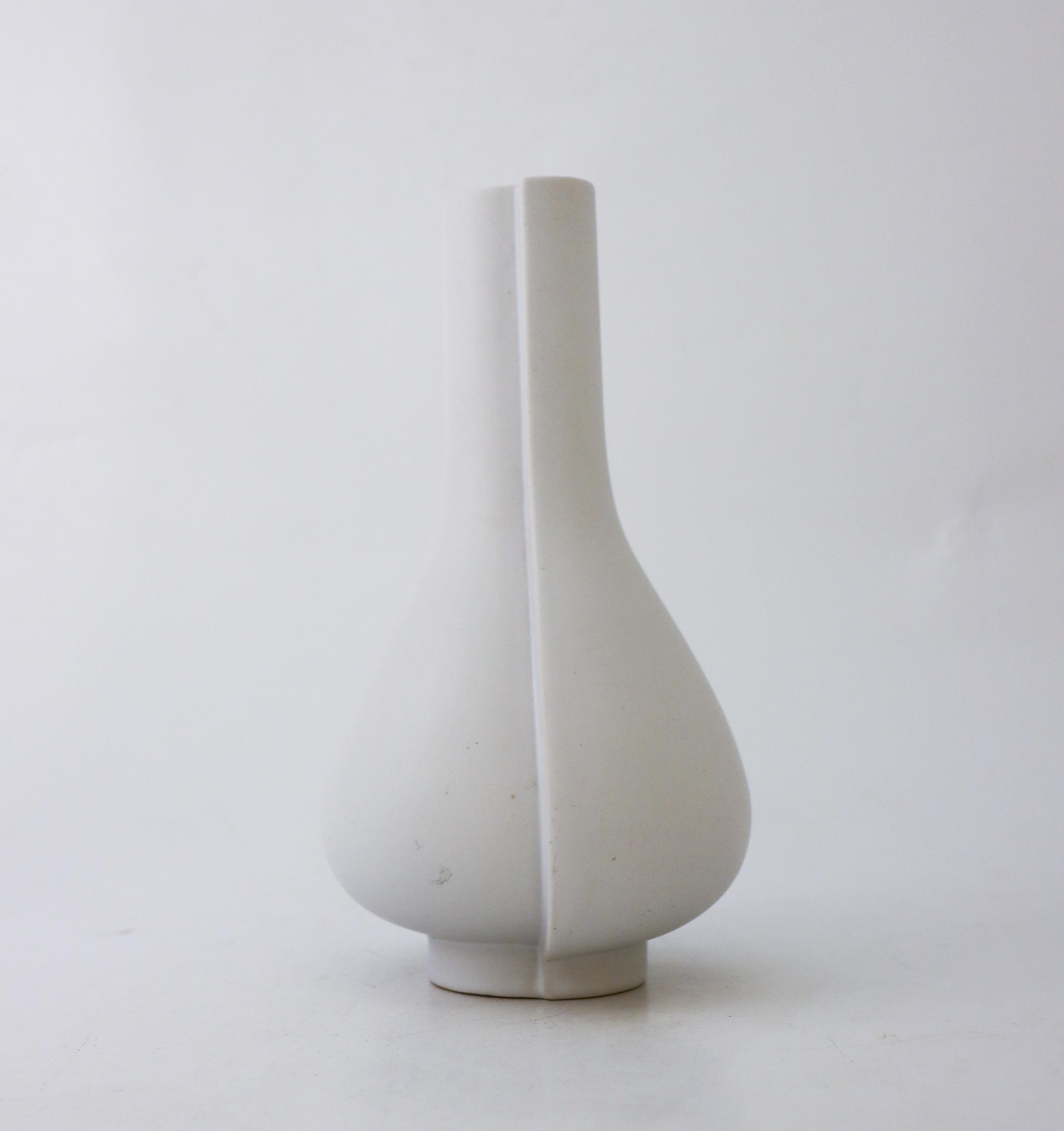 Weiße surrealistische Vase, 