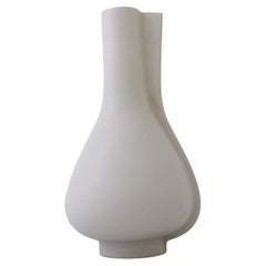 Vase surréaliste blanc, "Surrea" par Wilhelm Kåge, Gustavsberg, années 1940