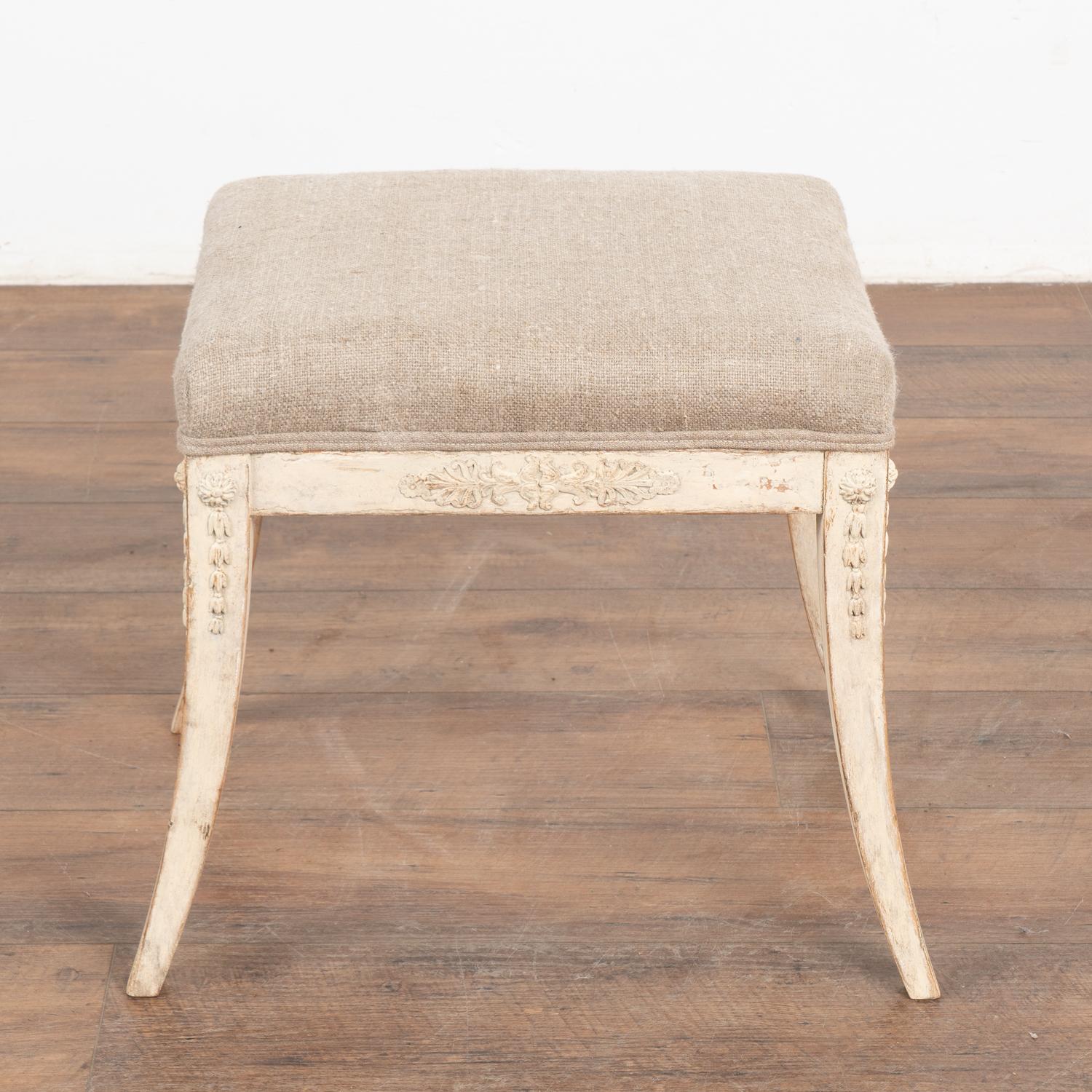 White Swedish Gustavian Stool With Saber Legs, circa 1840 In Good Condition For Sale In Round Top, TX