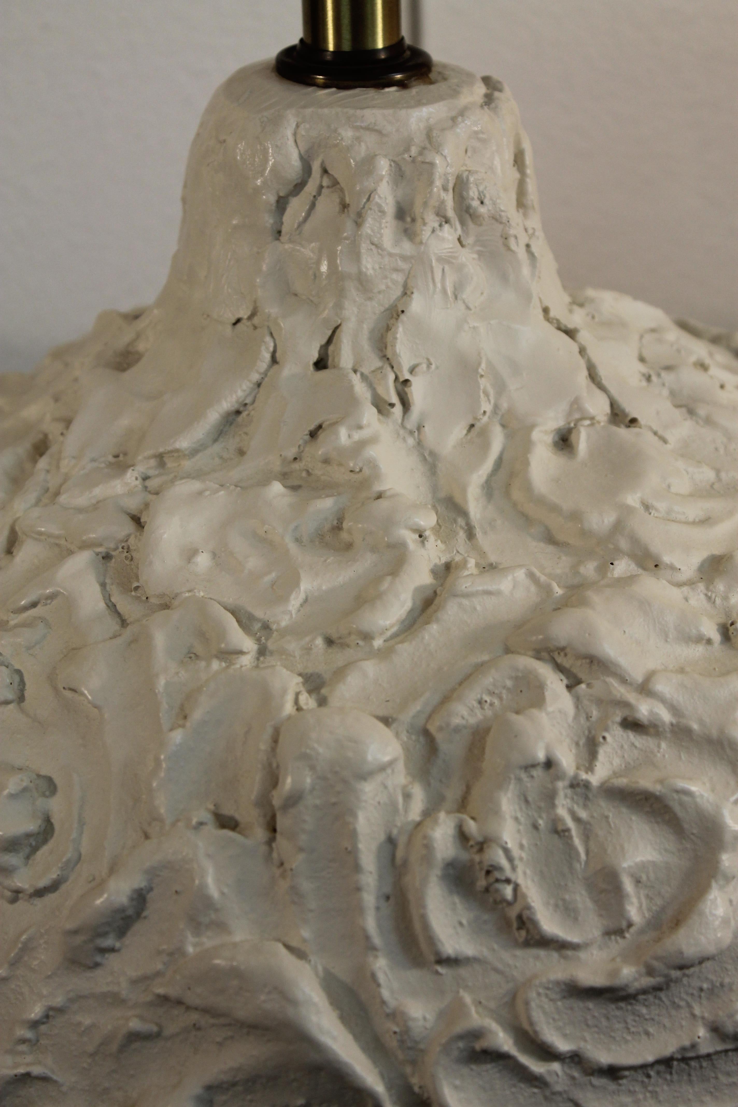 Ceramic White Swirl Table Lamp