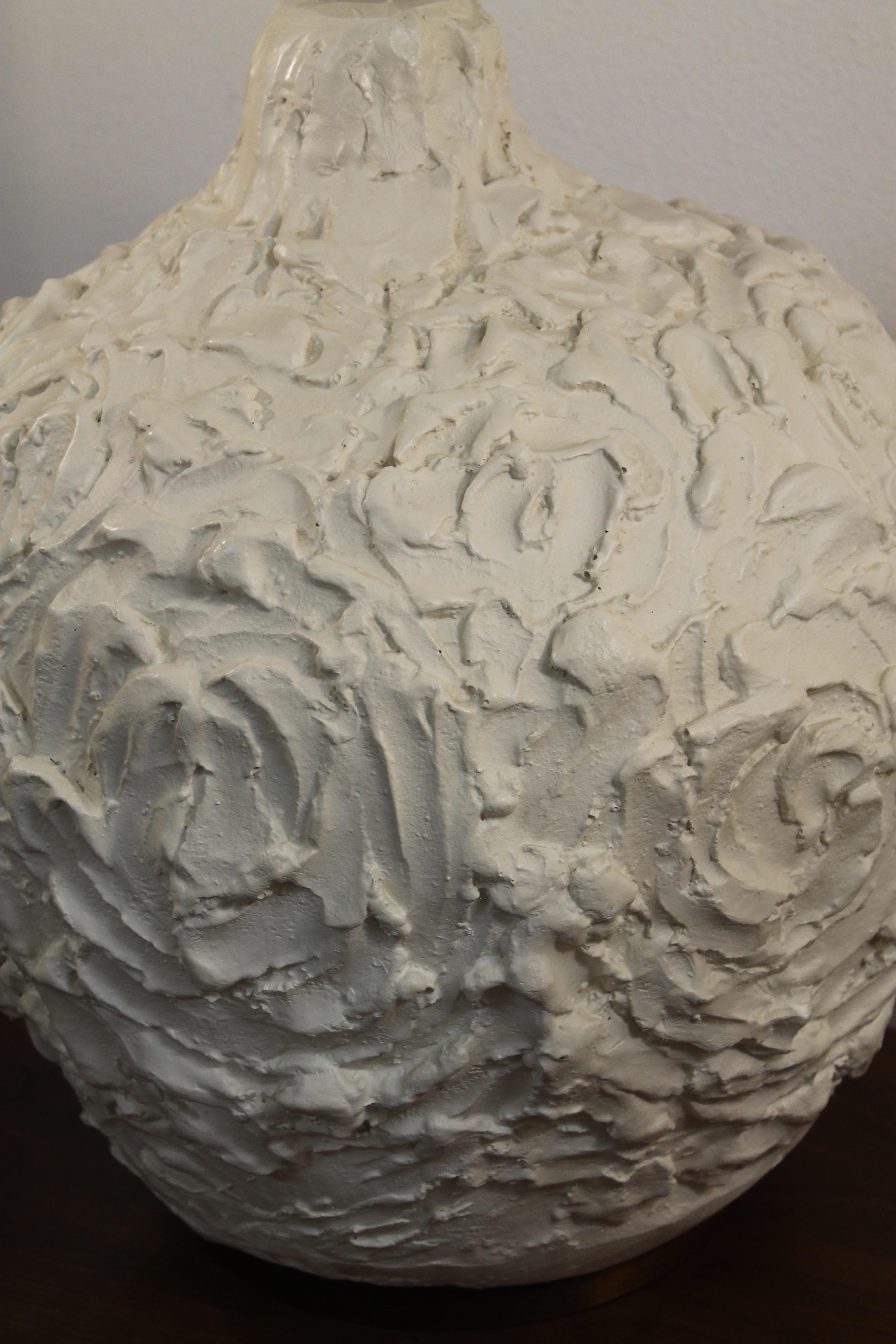 White Swirl Table Lamp 2