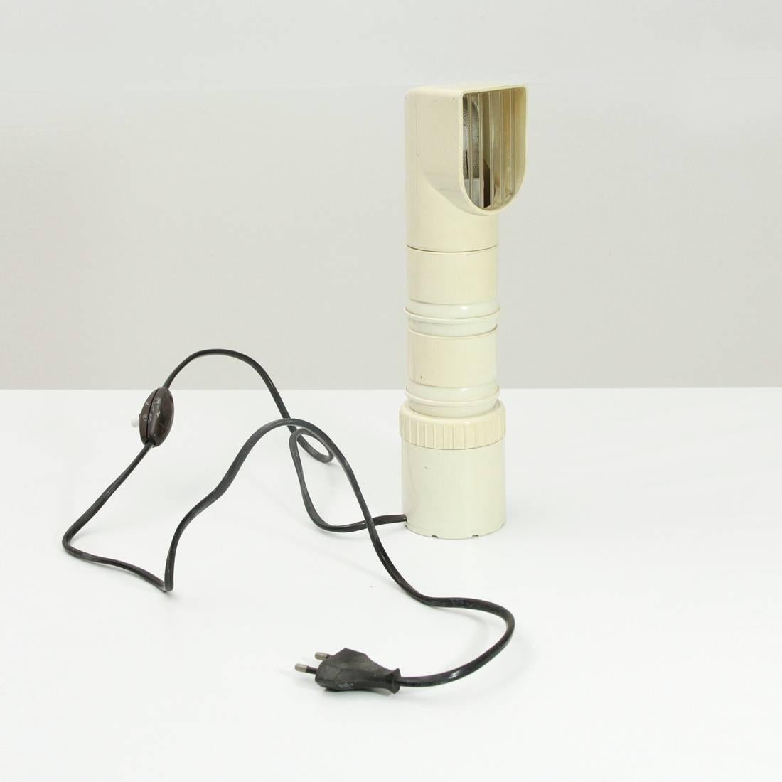 White Table Lamp 4025 by Olaf Von Bohr for Kartell, 1970s In Good Condition For Sale In Savona, IT