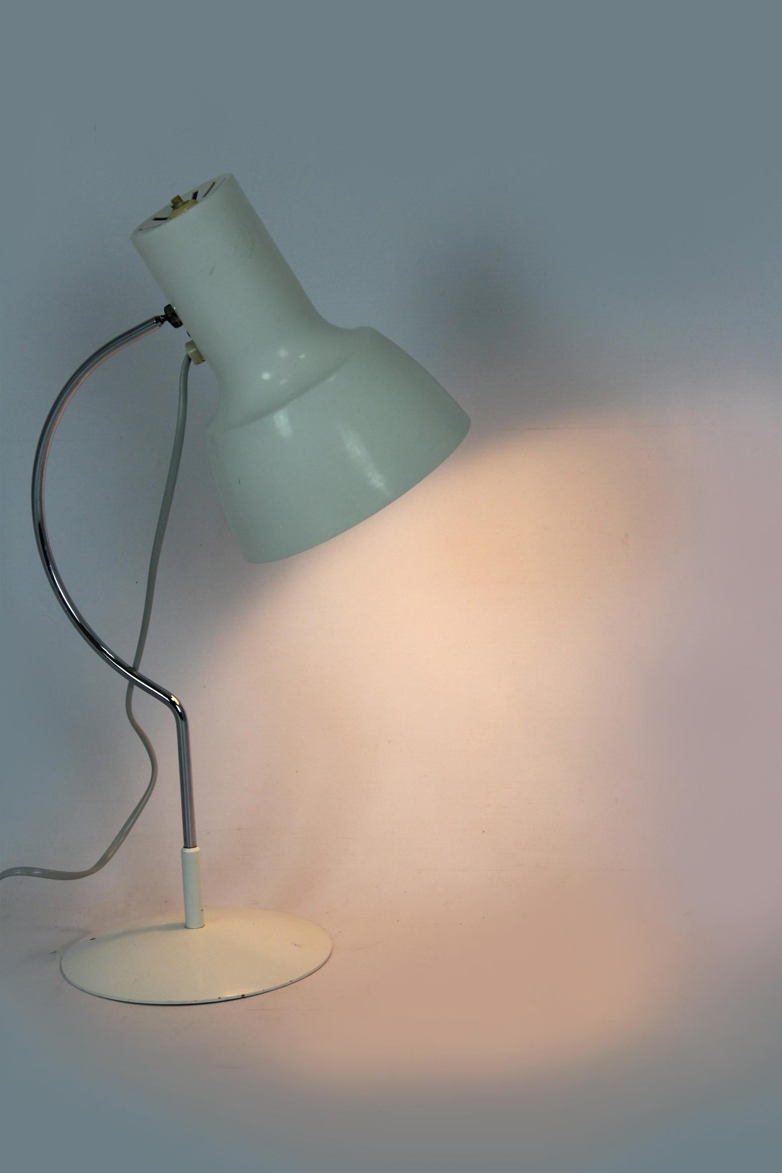 Lampe de bureau blanche de Josef Hurka pour Napako, années 1960 en vente 11