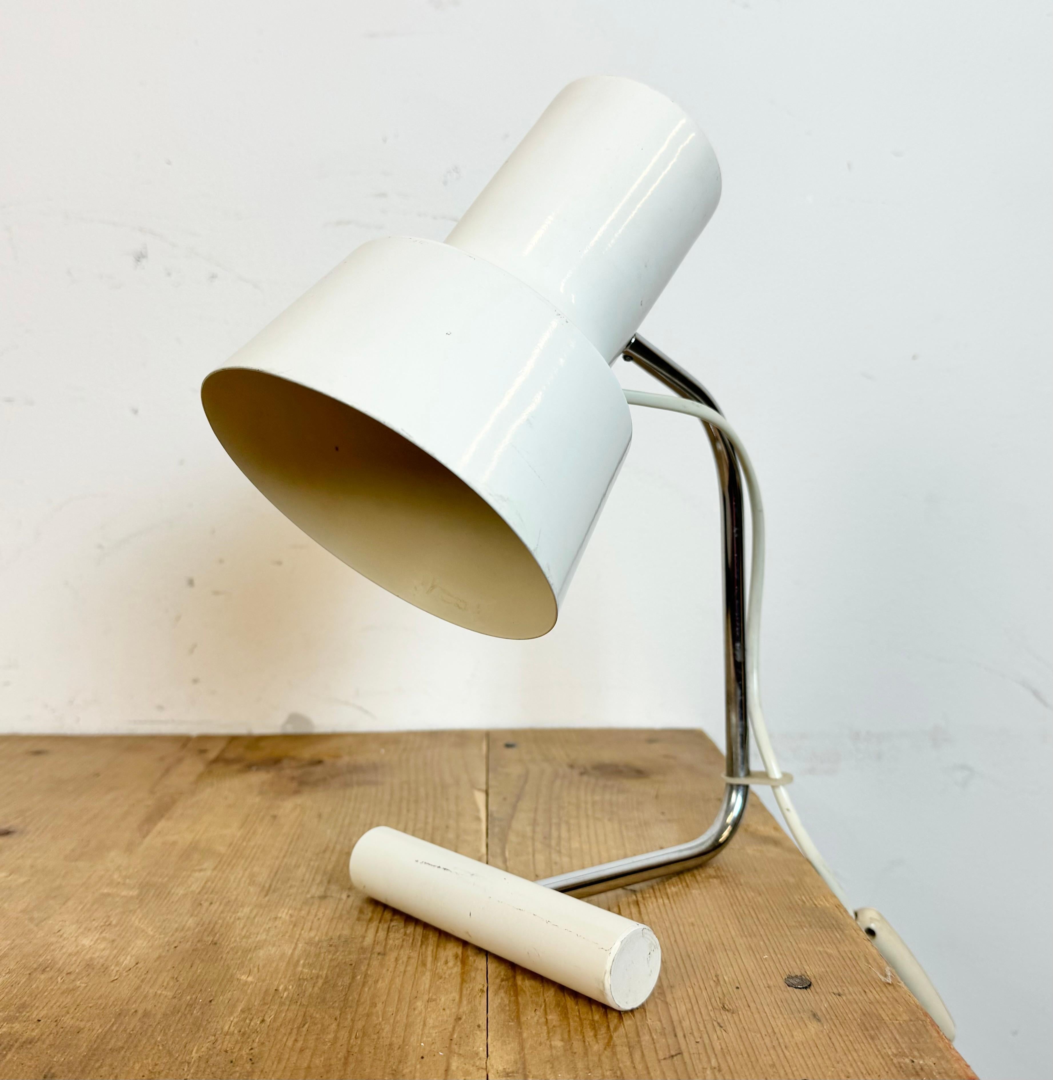 Weiße Tischlampe in Weiß von Josef Hurka für Napako, 1970er Jahre (Ende des 20. Jahrhunderts) im Angebot