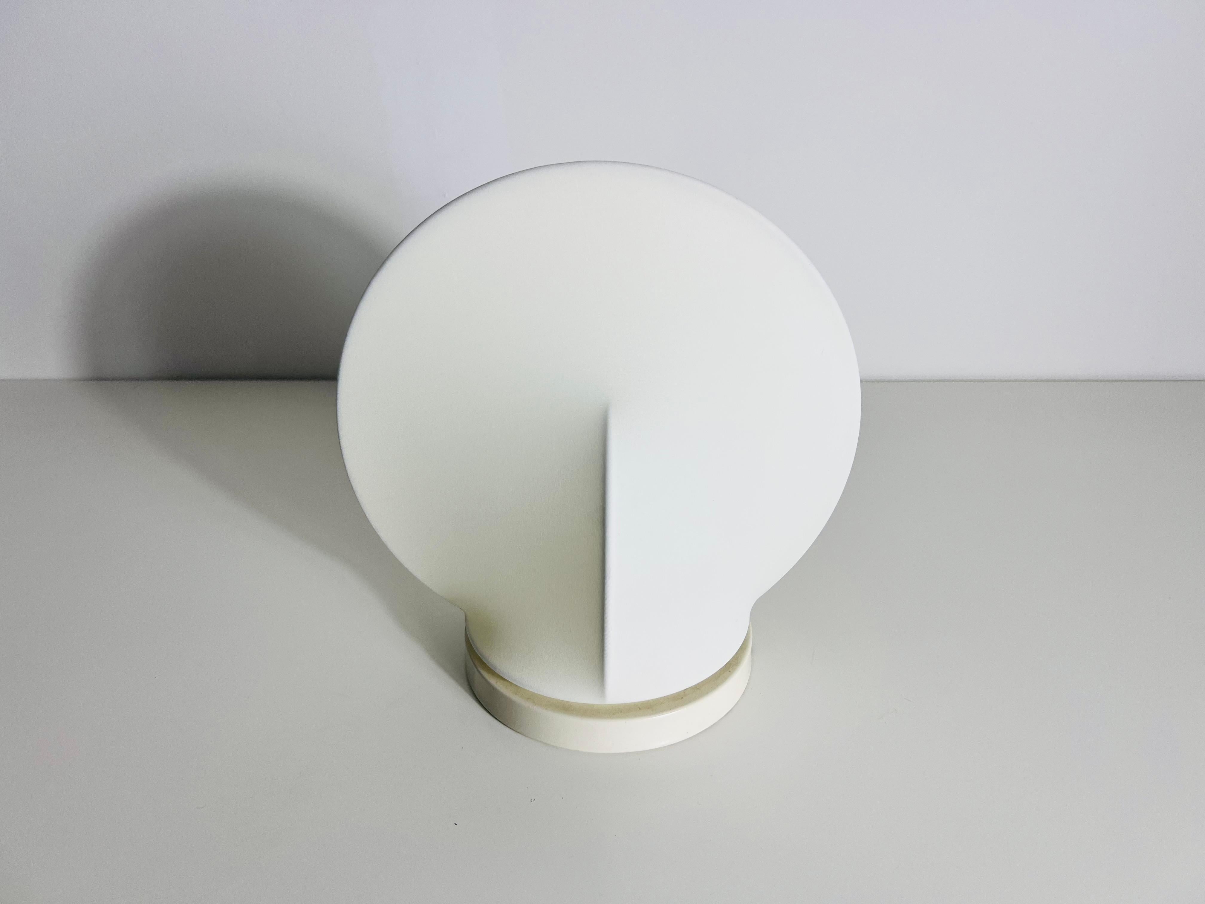 italien Lampe de bureau blanche Kazuhide Takahama, années 1980, Italie en vente