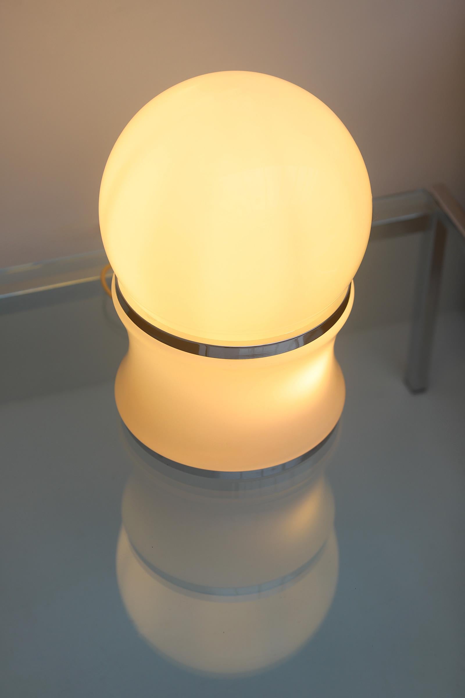 White Table Lamp in White Opaline Glass, 1970s For Sale 3