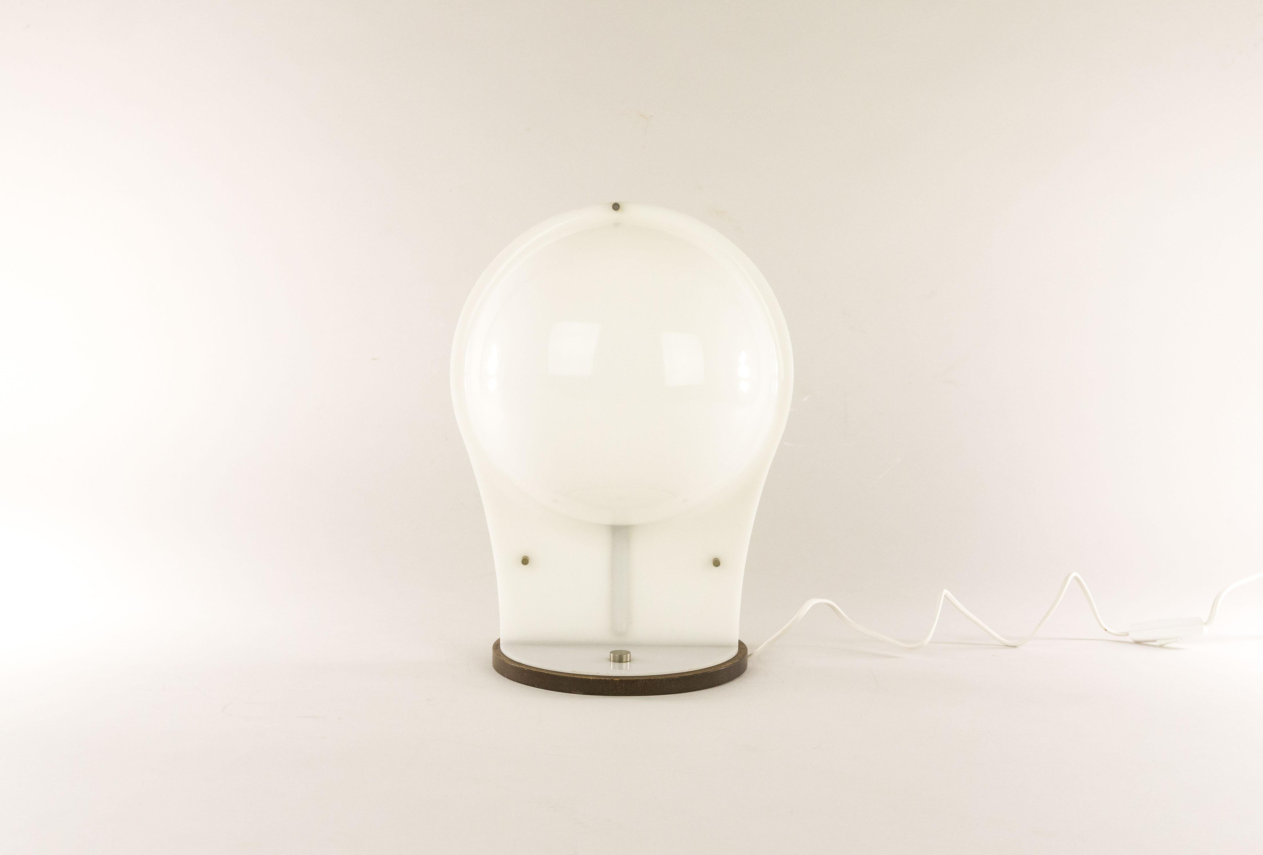 Italian White Table Lamp Made of Two Molded Plastic Half-Spheres, 1970s For Sale