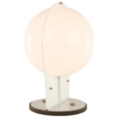 Lampada da tavolo bianca composta da due mezze sfere in plastica stampata, anni '70