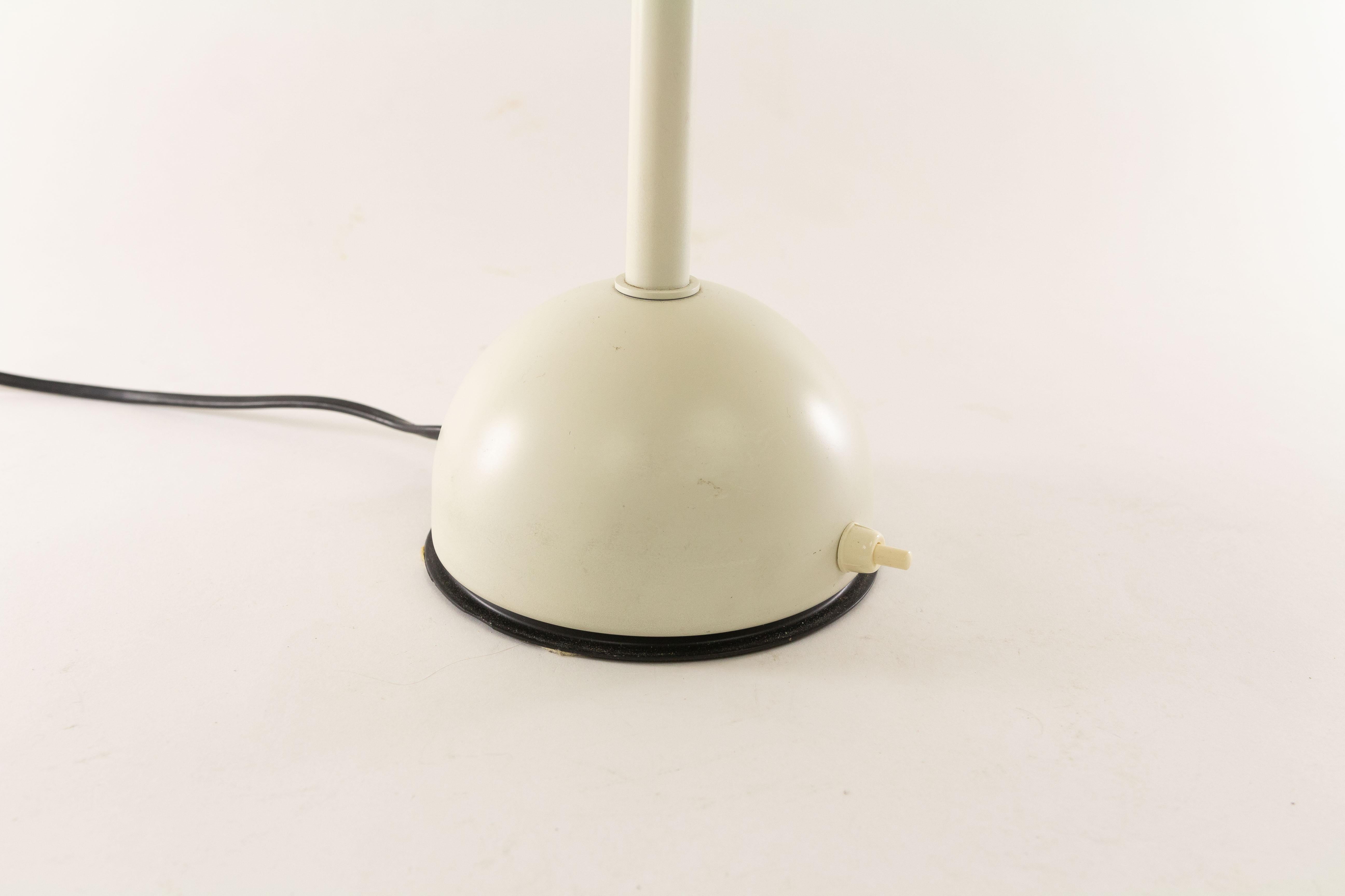 White Table Lamp Stringa by Hans Ansems for Luxo Italiana, 1980s For Sale 1