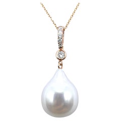Ciondolo barocco a goccia Whiting con perla e diamante in oro rosa 18 carati