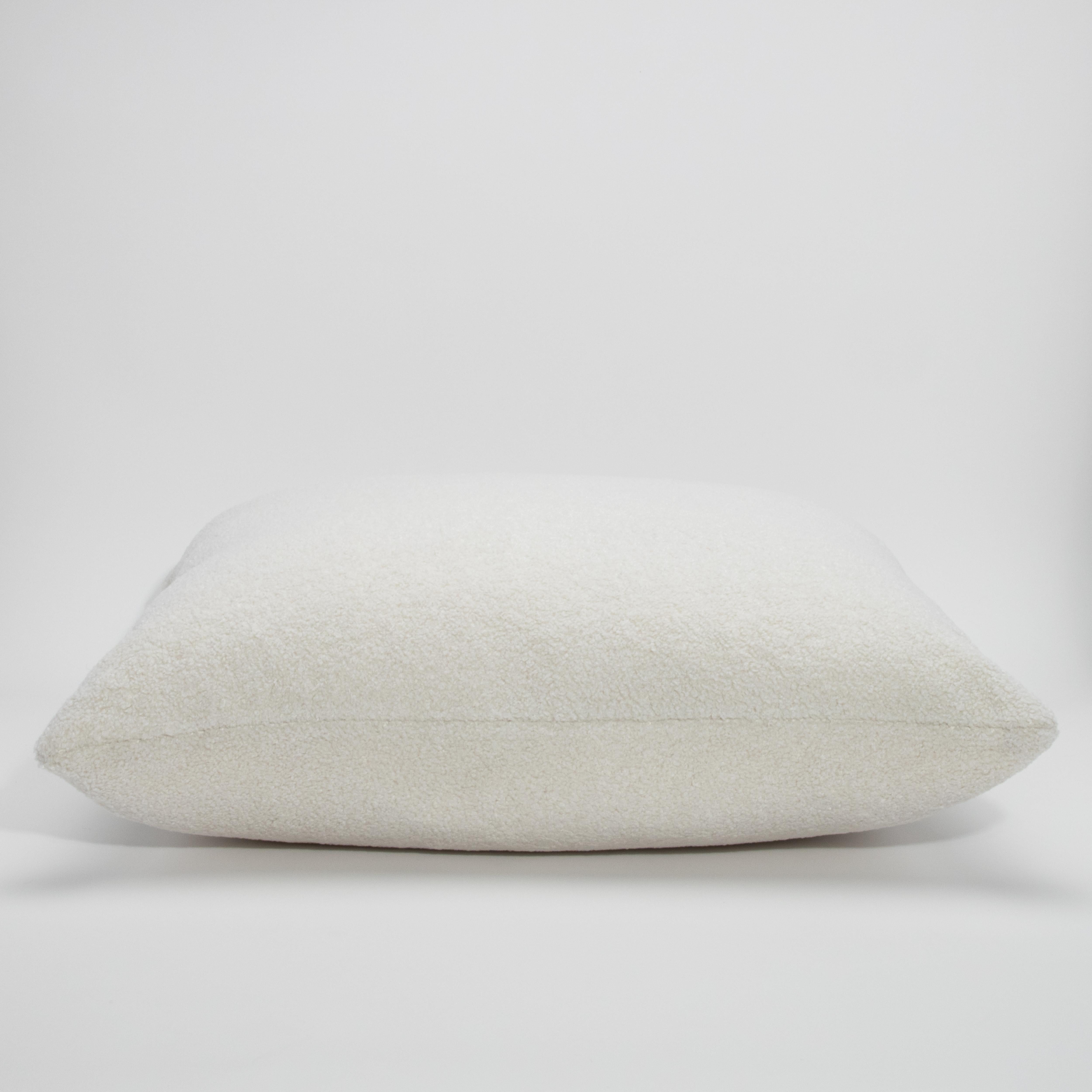 Moderno Cuscino Euro con texture bianca di MOGUL in vendita