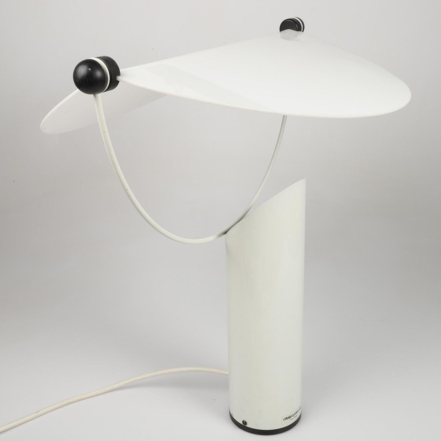 Imagine a time when design was both bold and functional—an era of pure minimalism and futuristic forms. It was during this period that Swedish designer Walter Leeman created Disc for Ateljé Lyktan, a table lamp that remains as strikingly modern