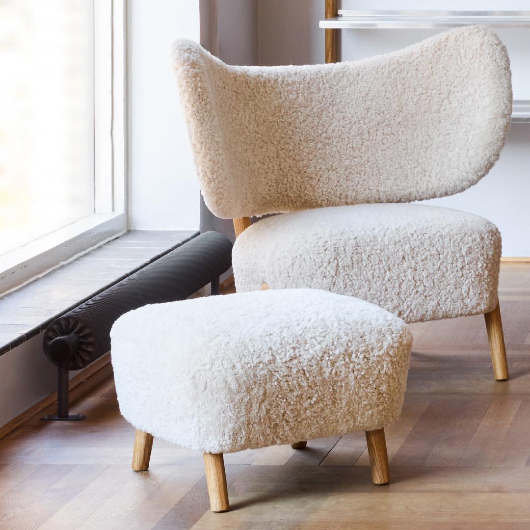 Tumbona Tmbo blanca en roble y tapicería de piel de oveja Moonlight de Mazo Design en venta 1