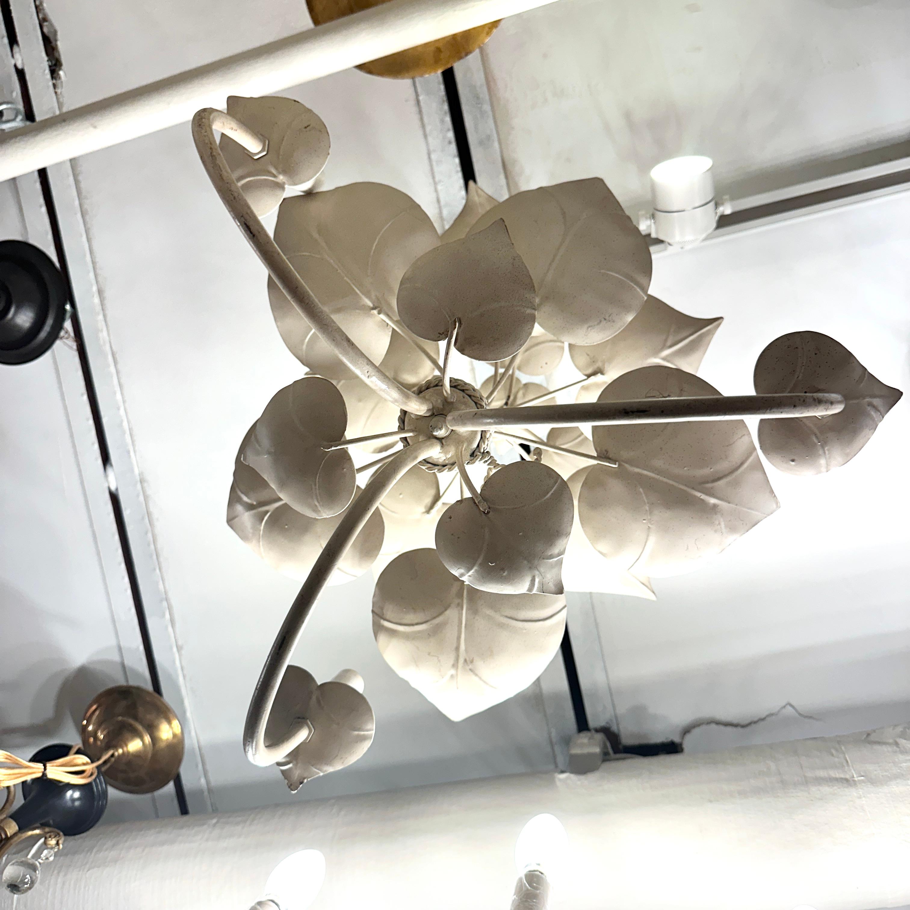 White Tole Foliage Chandelier In Good Condition For Sale In New York, NY