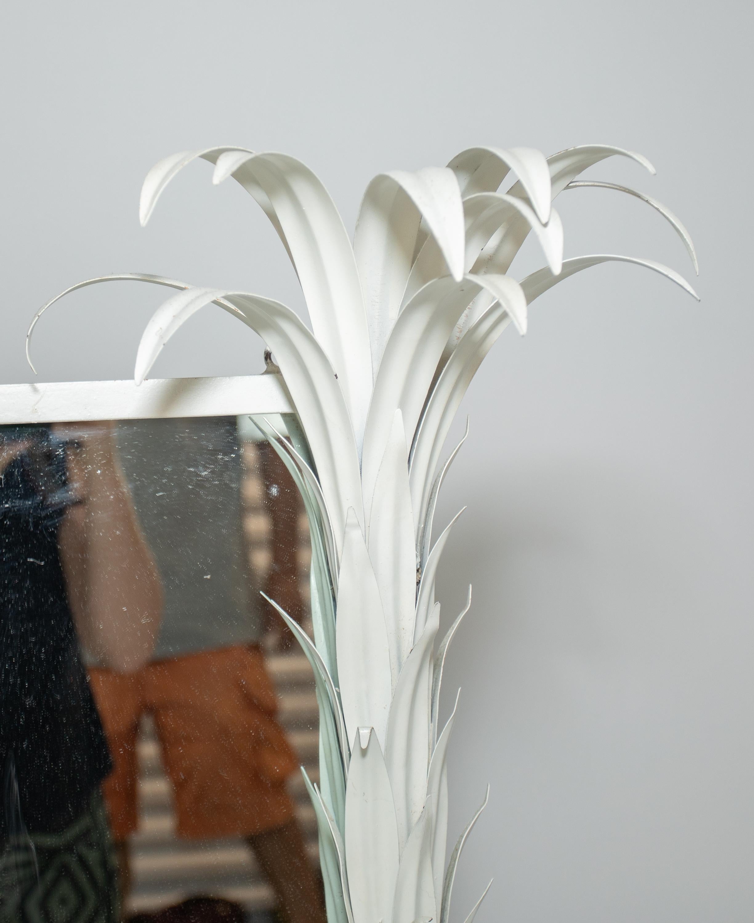 White tole Metal Palm Frond Mirror In Good Condition For Sale In West Palm Beach, FL