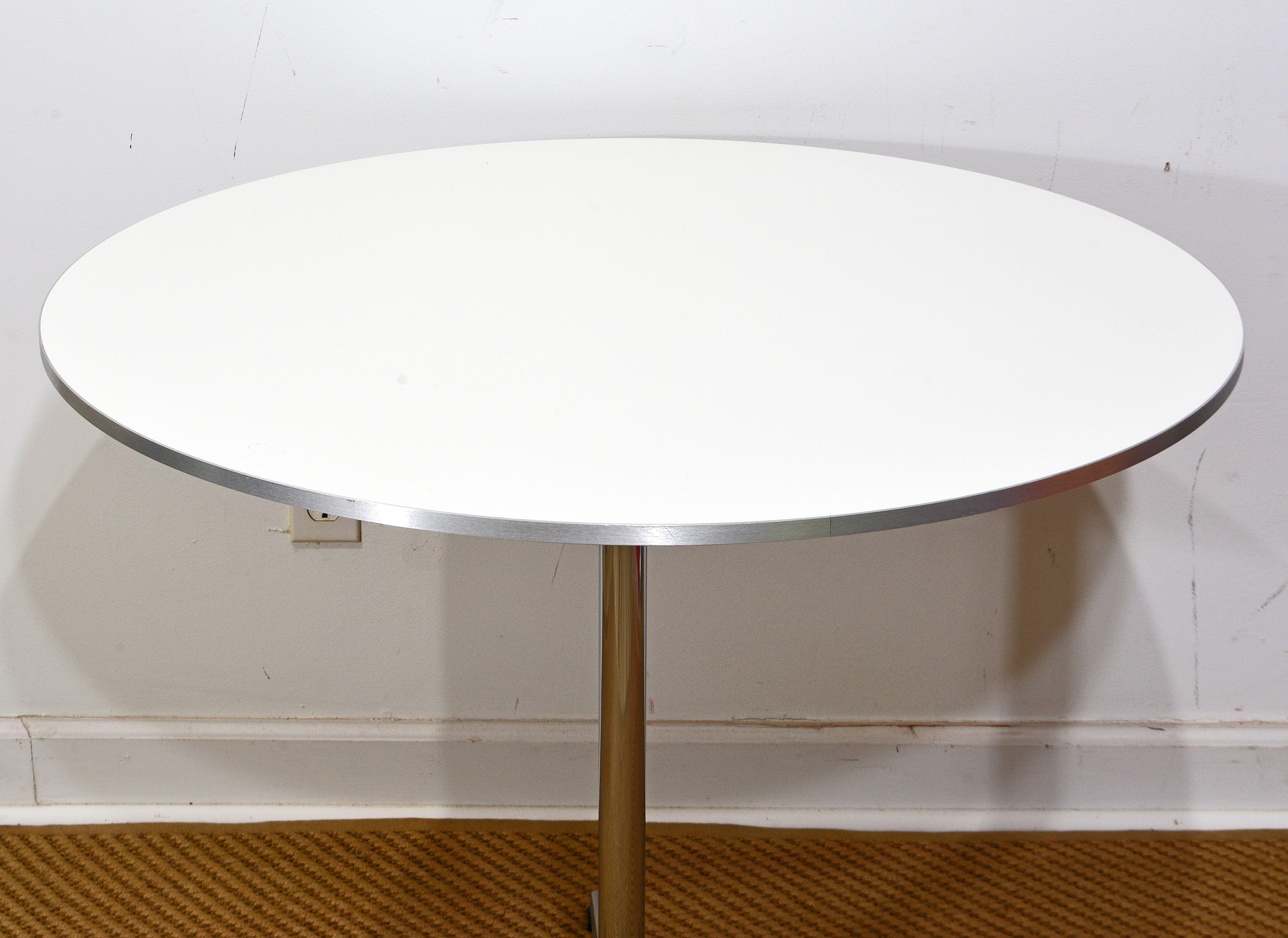 Contemporary White Top Cafe Table by Arne Jacobsen for Fritz Hansen Copenhagen Best Condition For Sale