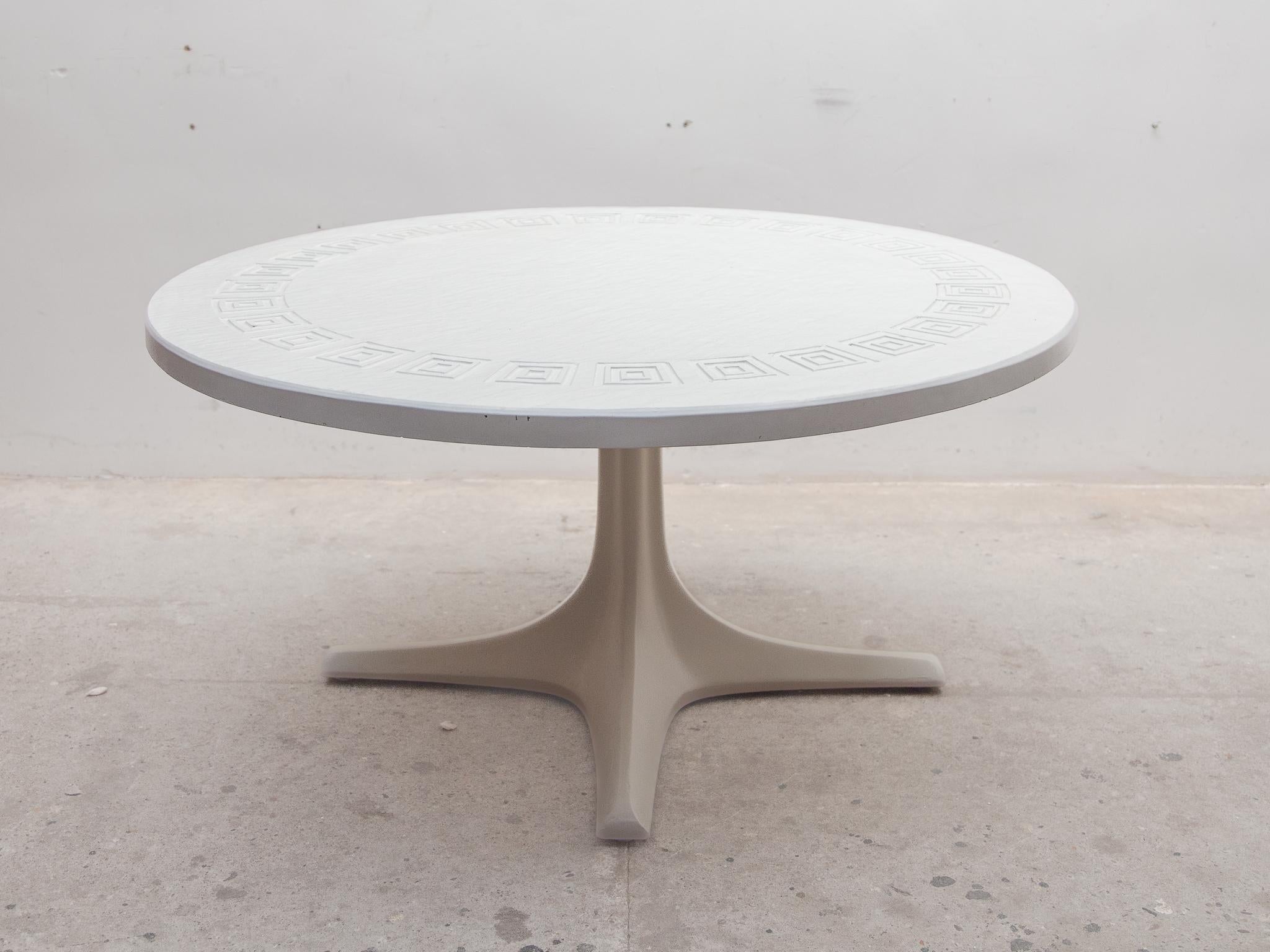 Mid-Century Modern White Top Coffee, Dining Adjustable Table, designed by Ilse Möbel, Germany en vente