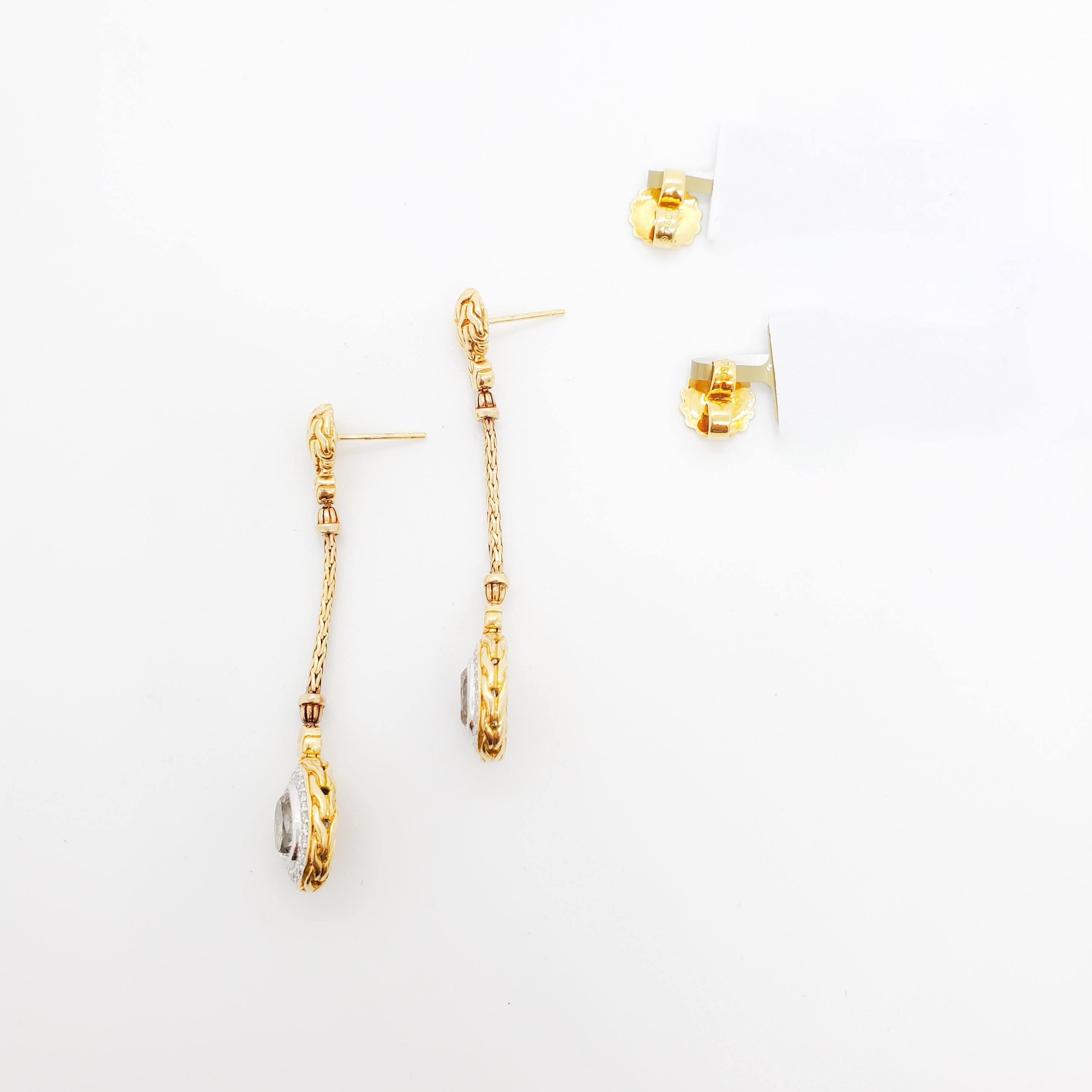 White Topaz and Diamond Dangle Earrings in 18k Yellow Gold In New Condition For Sale In Los Angeles, CA