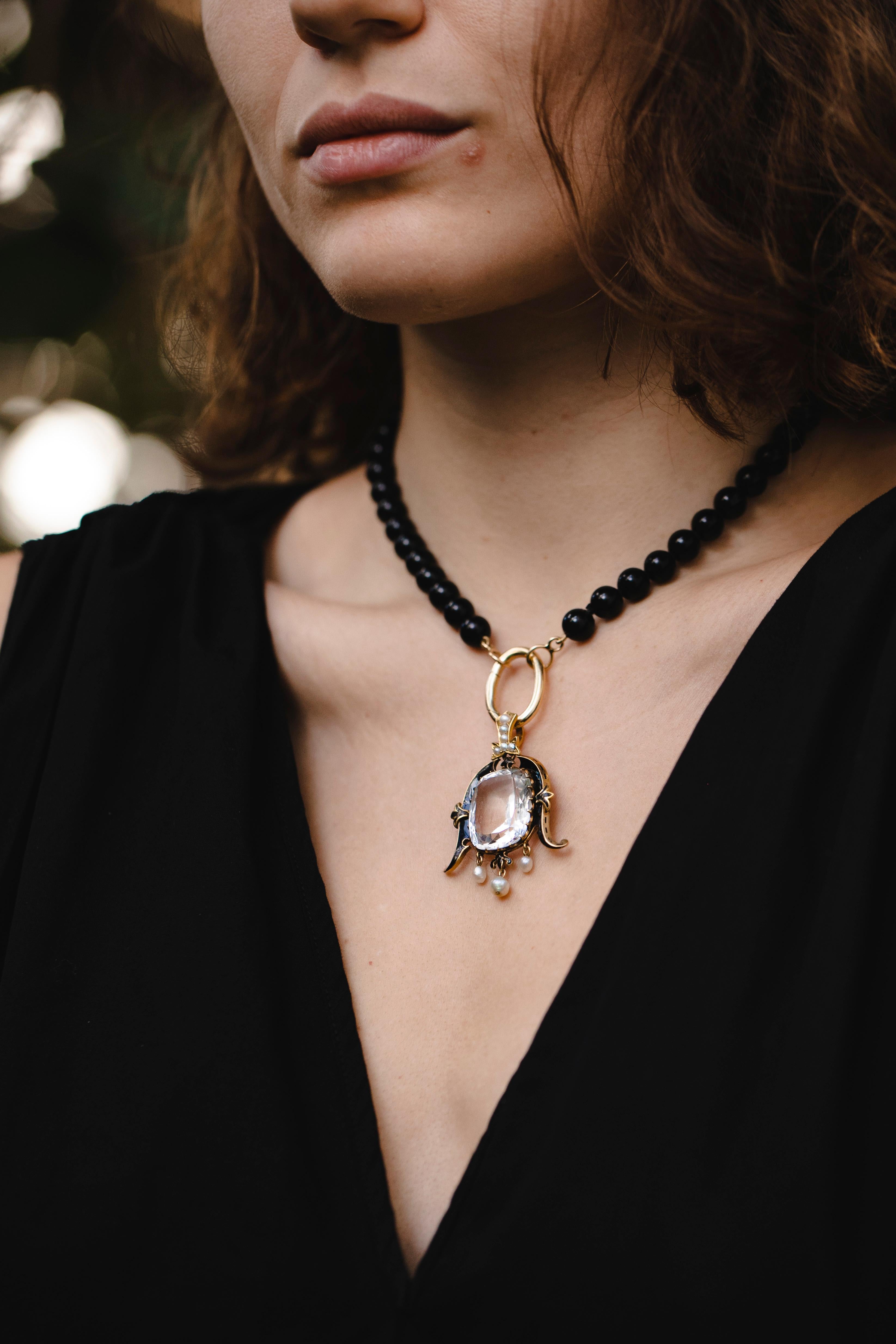 White Topaz Pearl Enamel Yellow Gold Pendant, 1890 For Sale 9