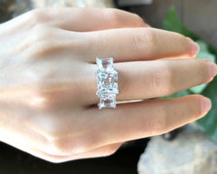 Bague en or blanc 18 carats sertie d'une topaze blanche