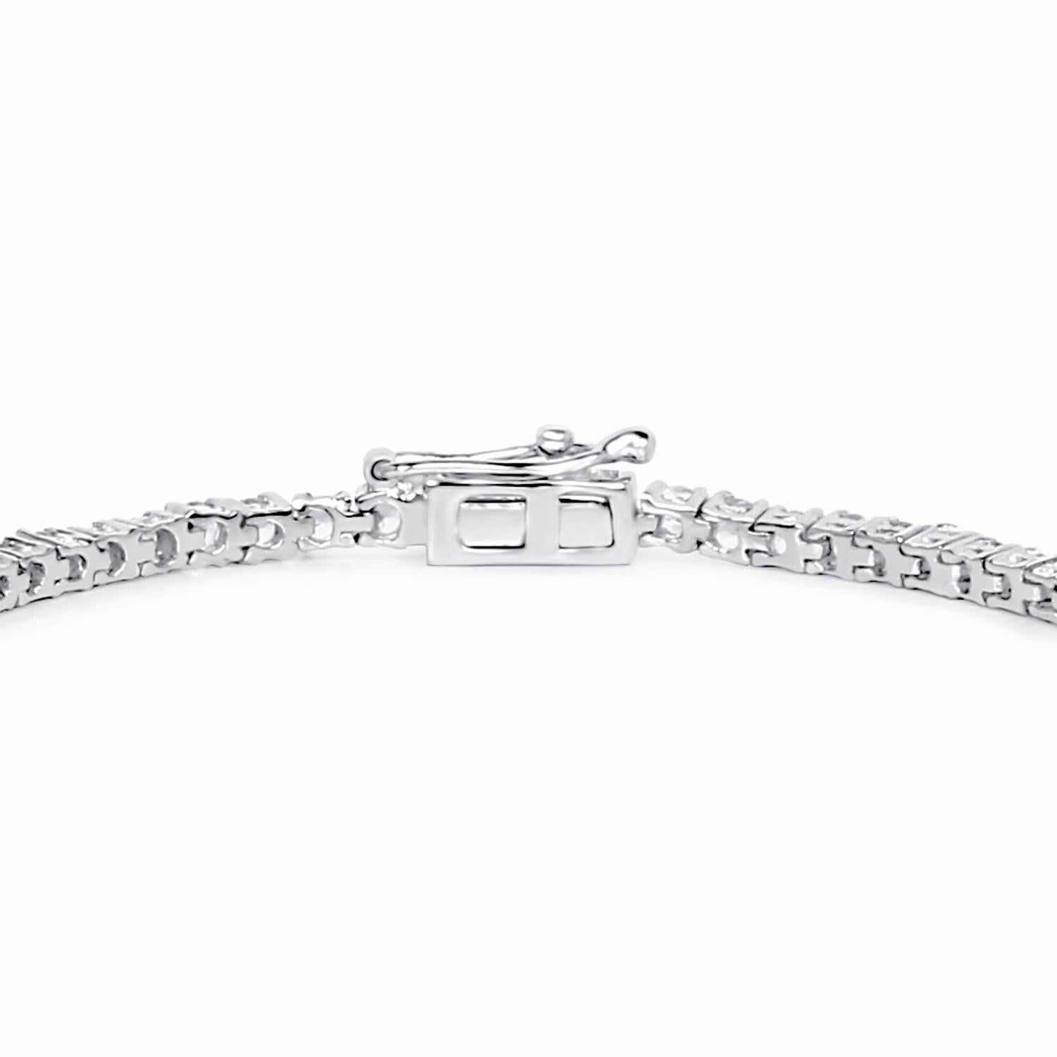 Weißer Topas Tennisarmband 4,95 Karat Sterling Silber (Rundschliff) im Angebot