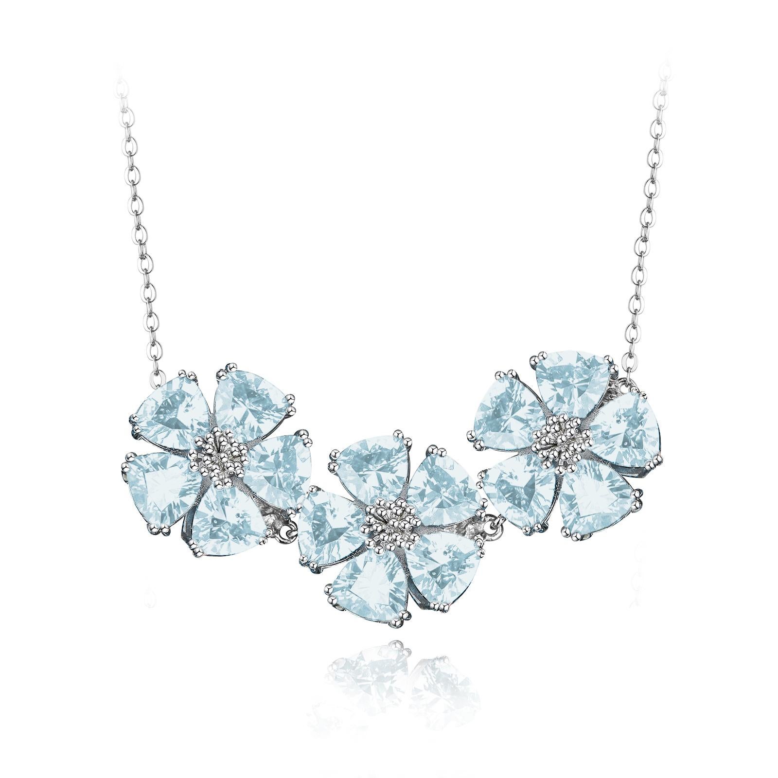 White Topaz Triple Blossom Gentile Necklace In New Condition For Sale In New York, NY