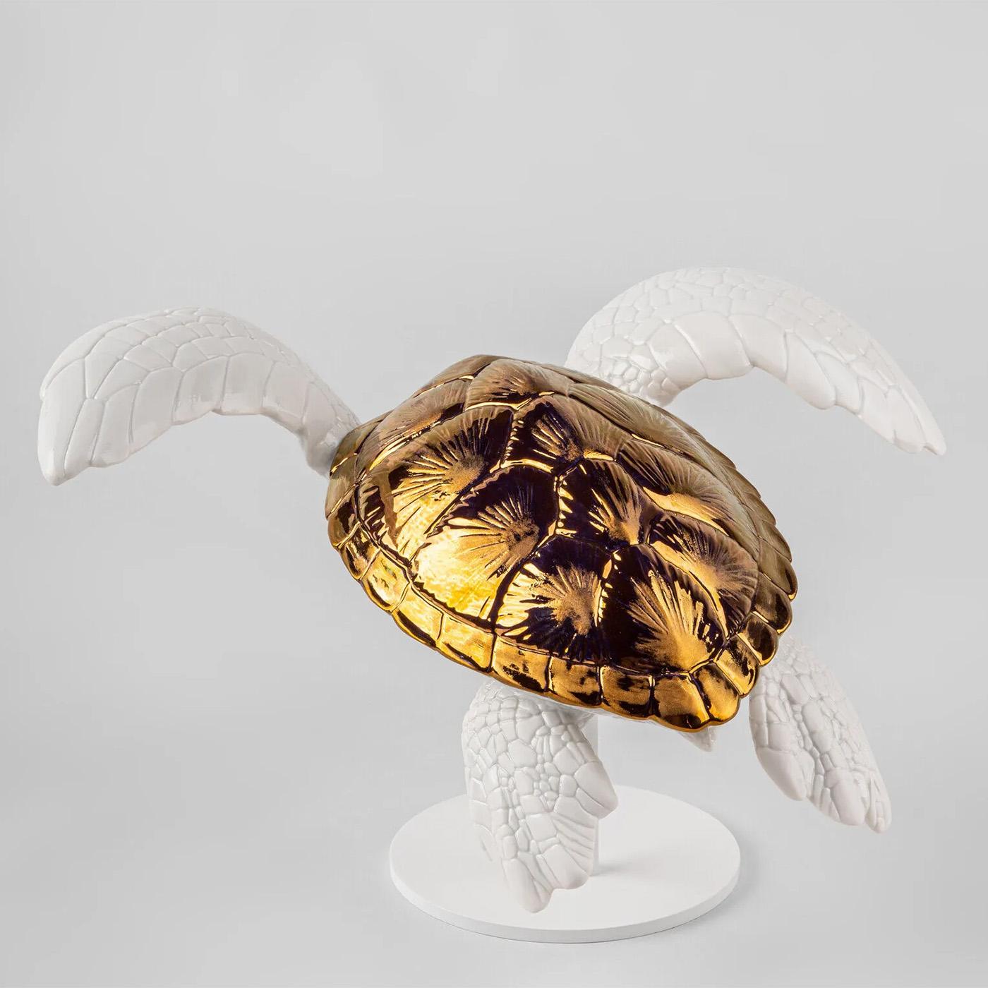 Vernissé Sculpture de tortue blanche en vente