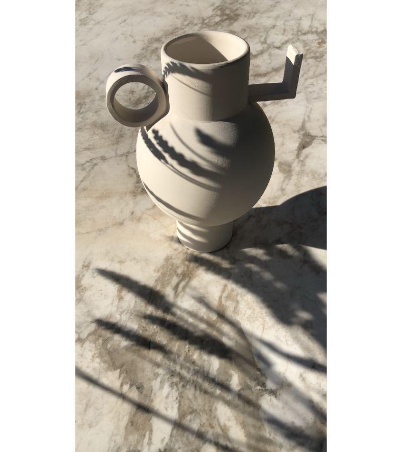 White Torus Vase by Lea Ginac In New Condition For Sale In Geneve, CH