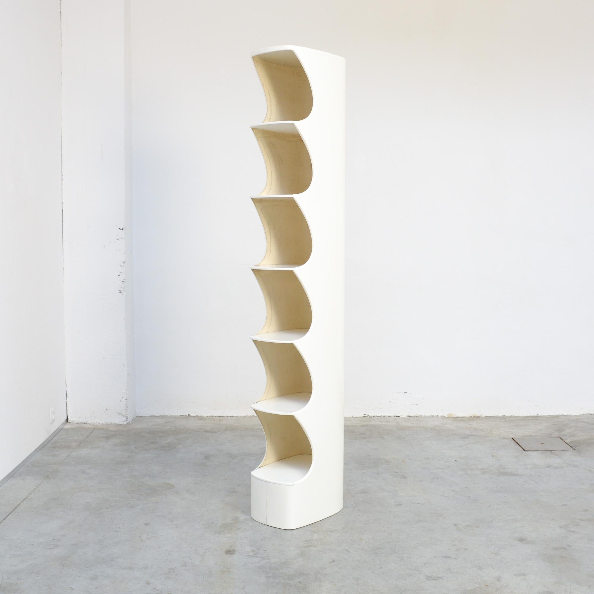 White Totem Shelf by Valeric Doubroucinskis for Rodier, 1973 In Good Condition In Vlimmeren, BE