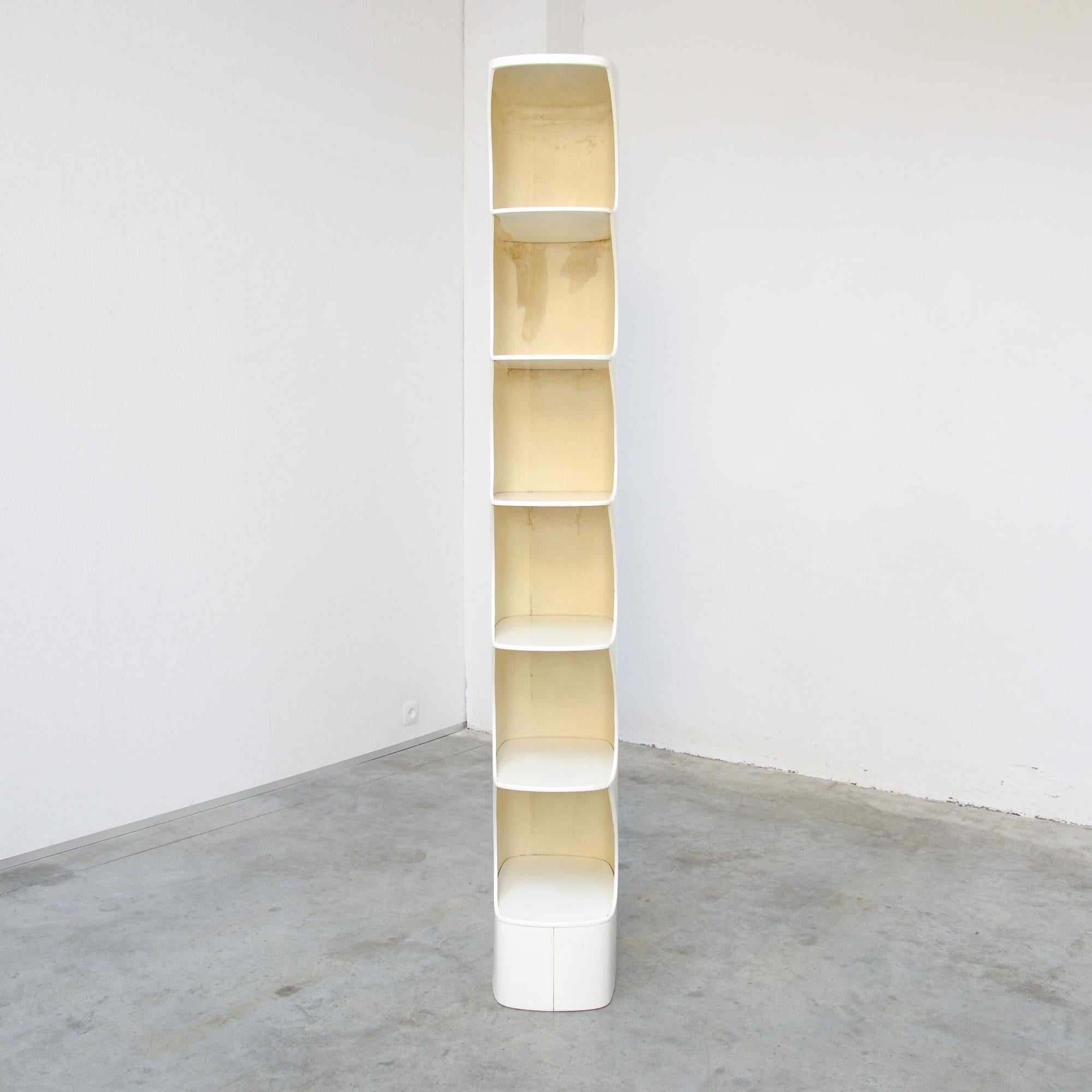 Late 20th Century White Totem Shelf by Valeric Doubroucinskis for Rodier, 1973