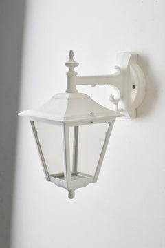 White Traditional Outdoor Wall Lamp by Lothus