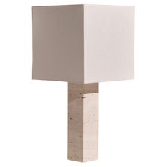 Lampada da tavolo grande Roma 1 Square in travertino bianco di NASSI