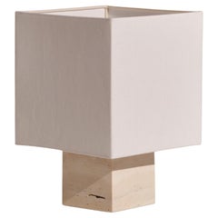 Lampada da tavolo piccola Roma 1 Square in travertino bianco di NASSI