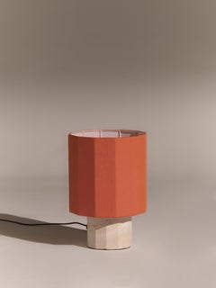 Petite lampe de bureau dodecagon Roma II en travertin blanc par NASSI