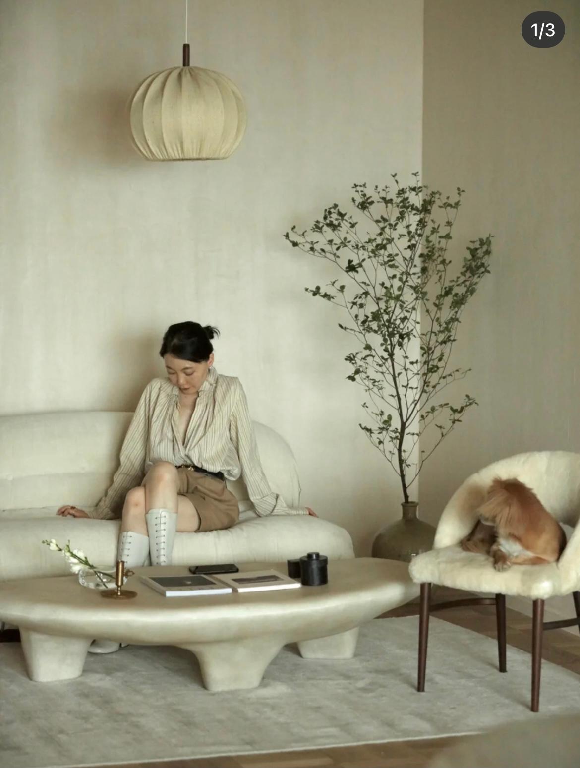 White Tripod Coffee Table by Karstudio In New Condition In Geneve, CH