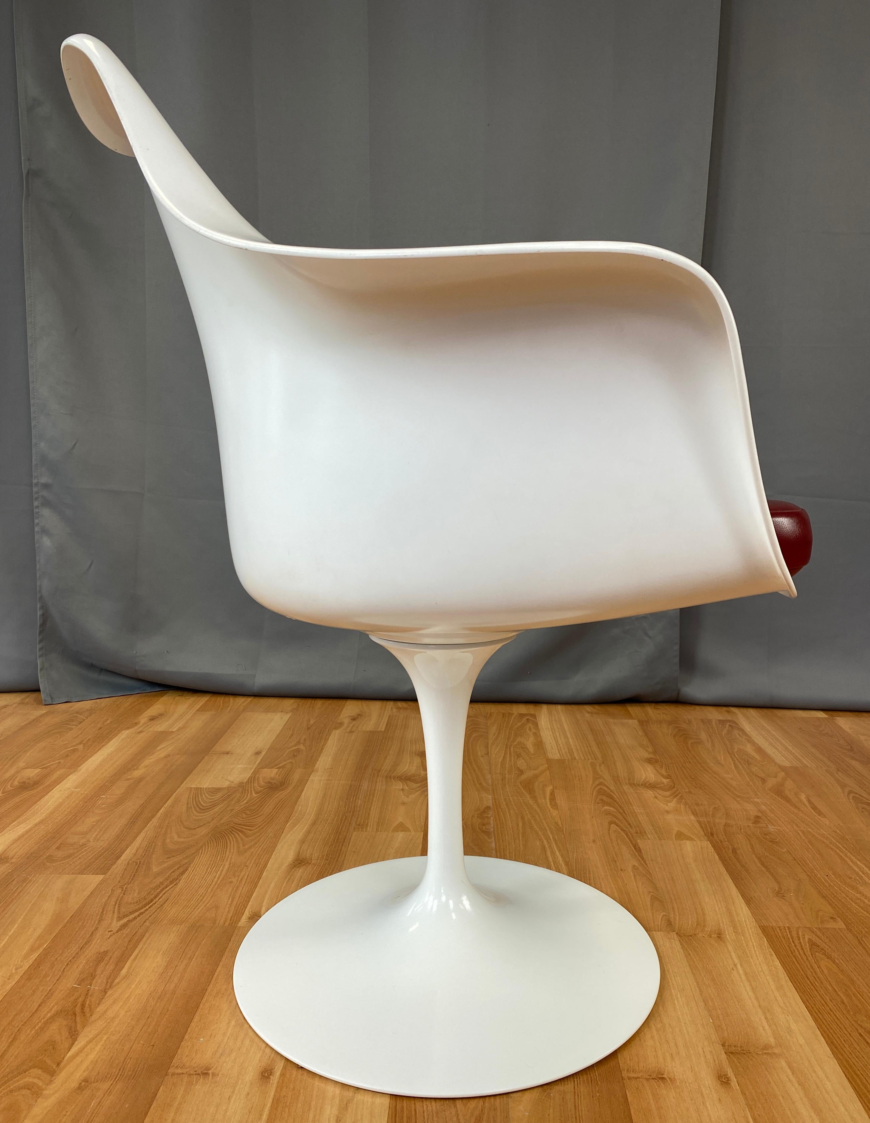 White Tulip Armchair w/Red Leather Eero Saarinen for Knoll A In Good Condition In San Francisco, CA