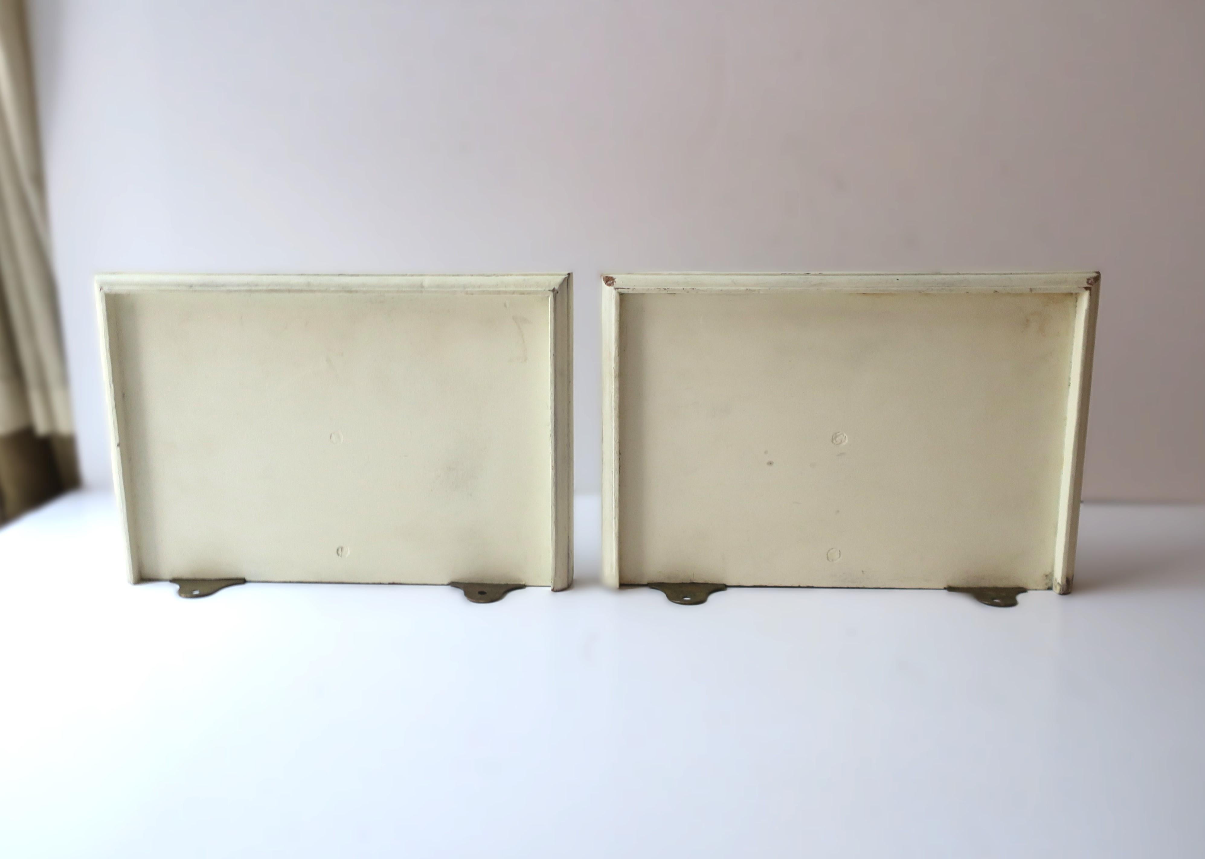 White Turned Wood Wall Shelves for Vases, Sculpture, Decorative Objects, Pair For Sale 12