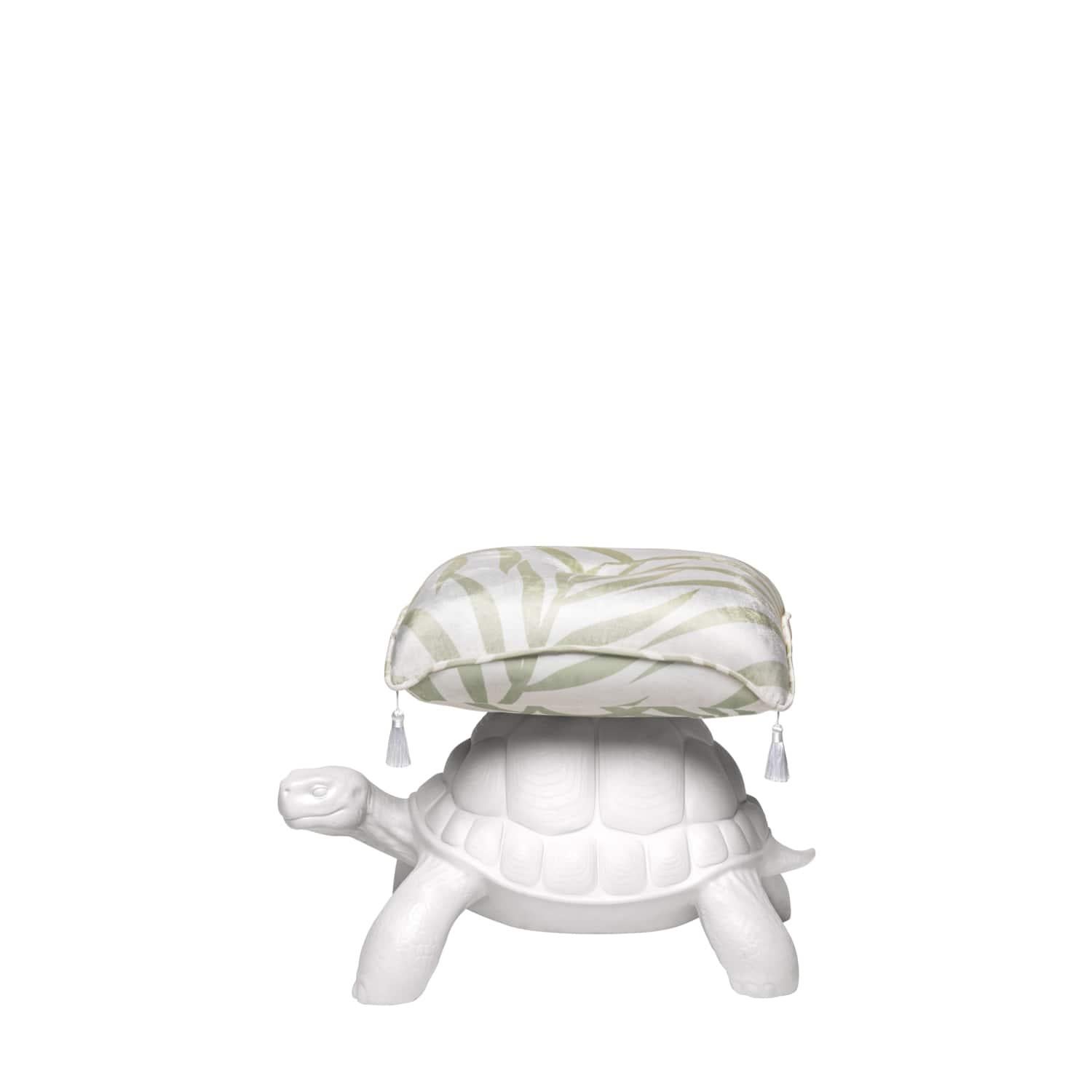 Weißer Rollhocker mit weißer Schildkröte, entworfen von Marcantonio (Italienisch) im Angebot