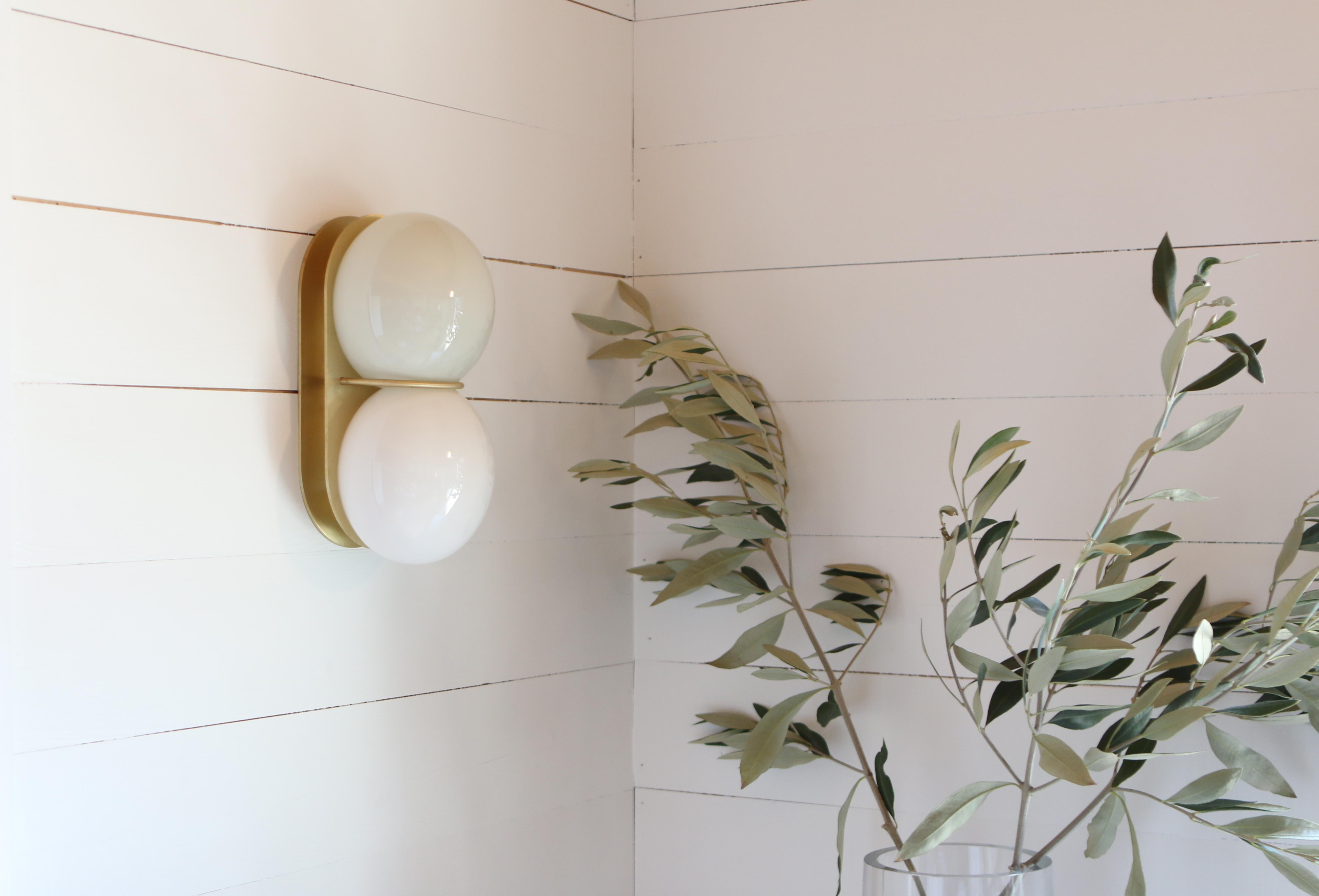 White Twin 2.0 Sconce by SkLO In New Condition For Sale In Geneve, CH