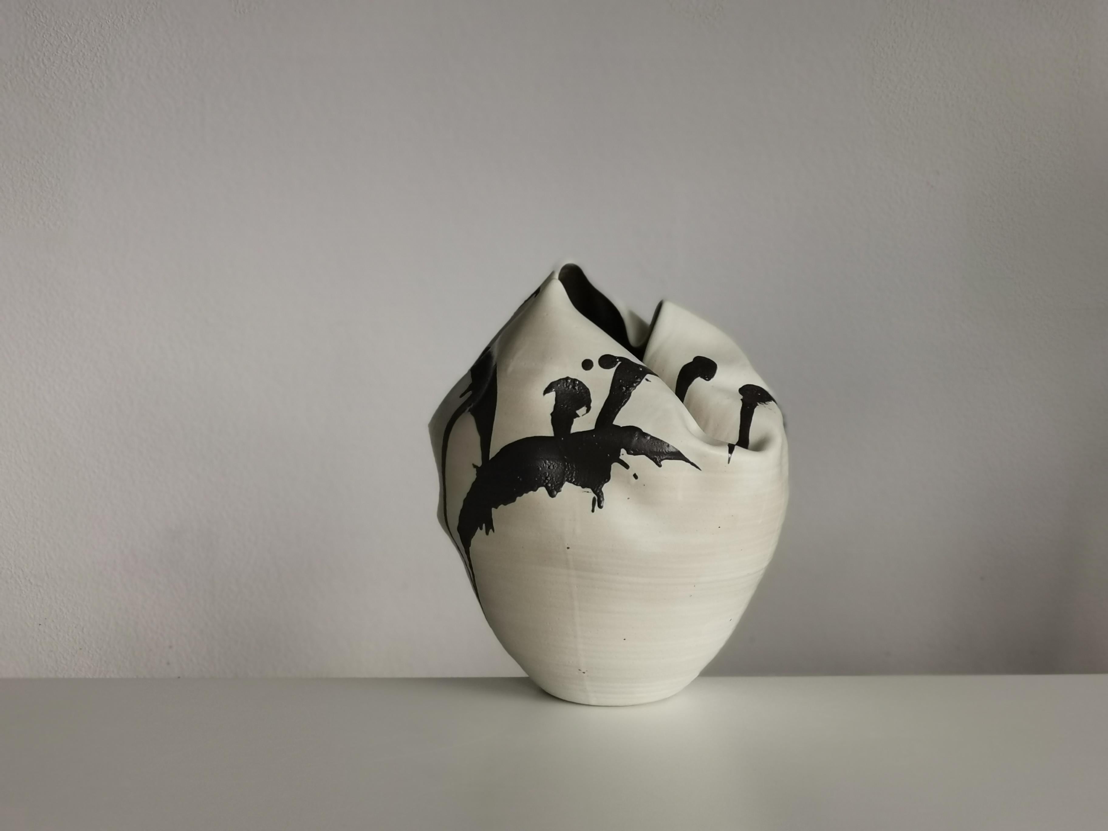 White Undulating Form Expressive Markings, Unique Ceramic Sculpture Vessel N.79 In New Condition In London, GB