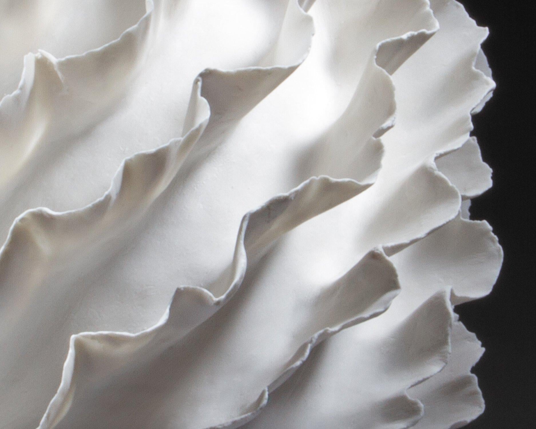 White Undulating Organic Vessel, Sandra Davolio In New Condition For Sale In New York, NY