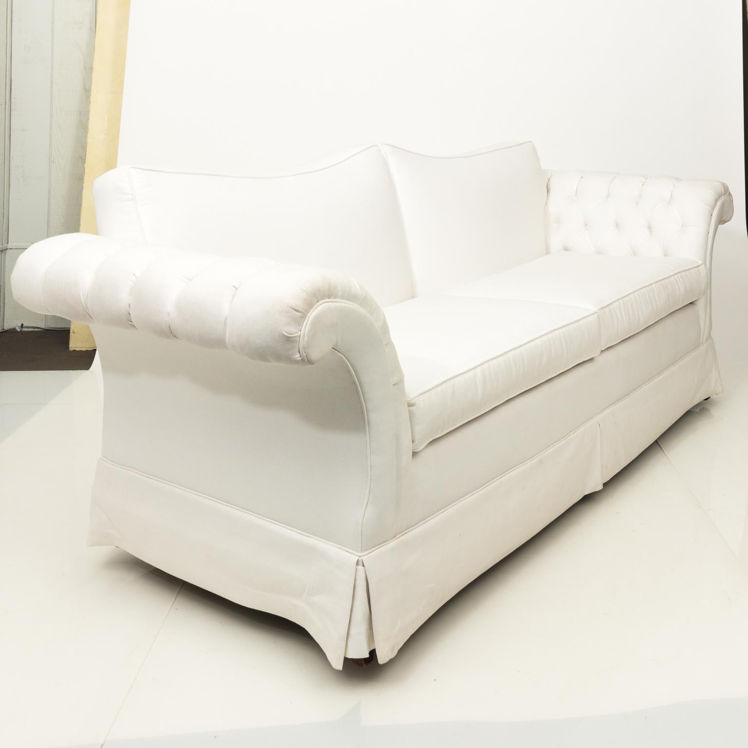 White Upholstered Custom Made Two-Cushion Sofa (Leinen)